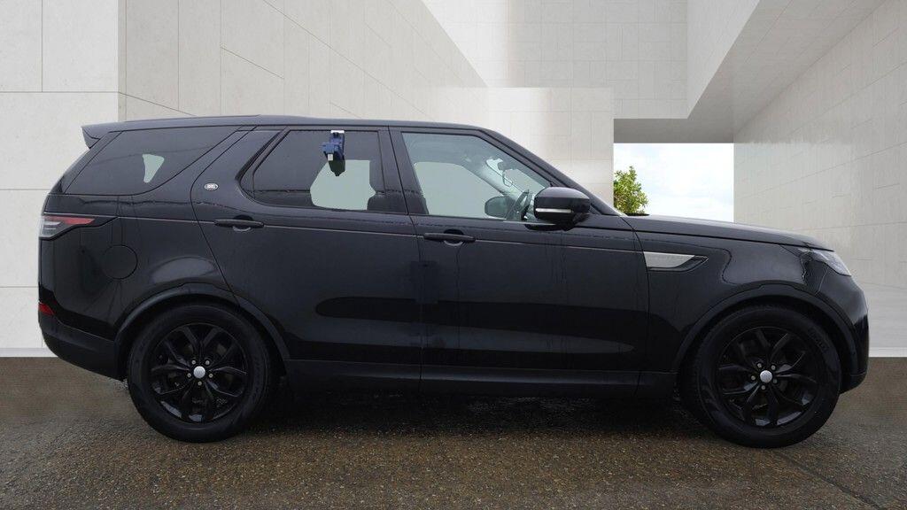 Land Rover Discovery view 9
