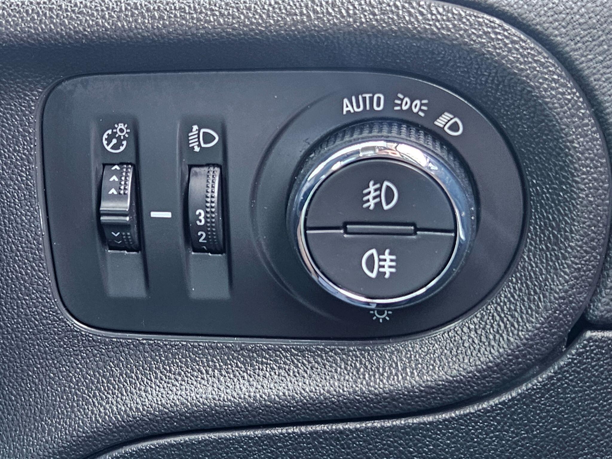 2019 Vauxhall Grandland X image 28
