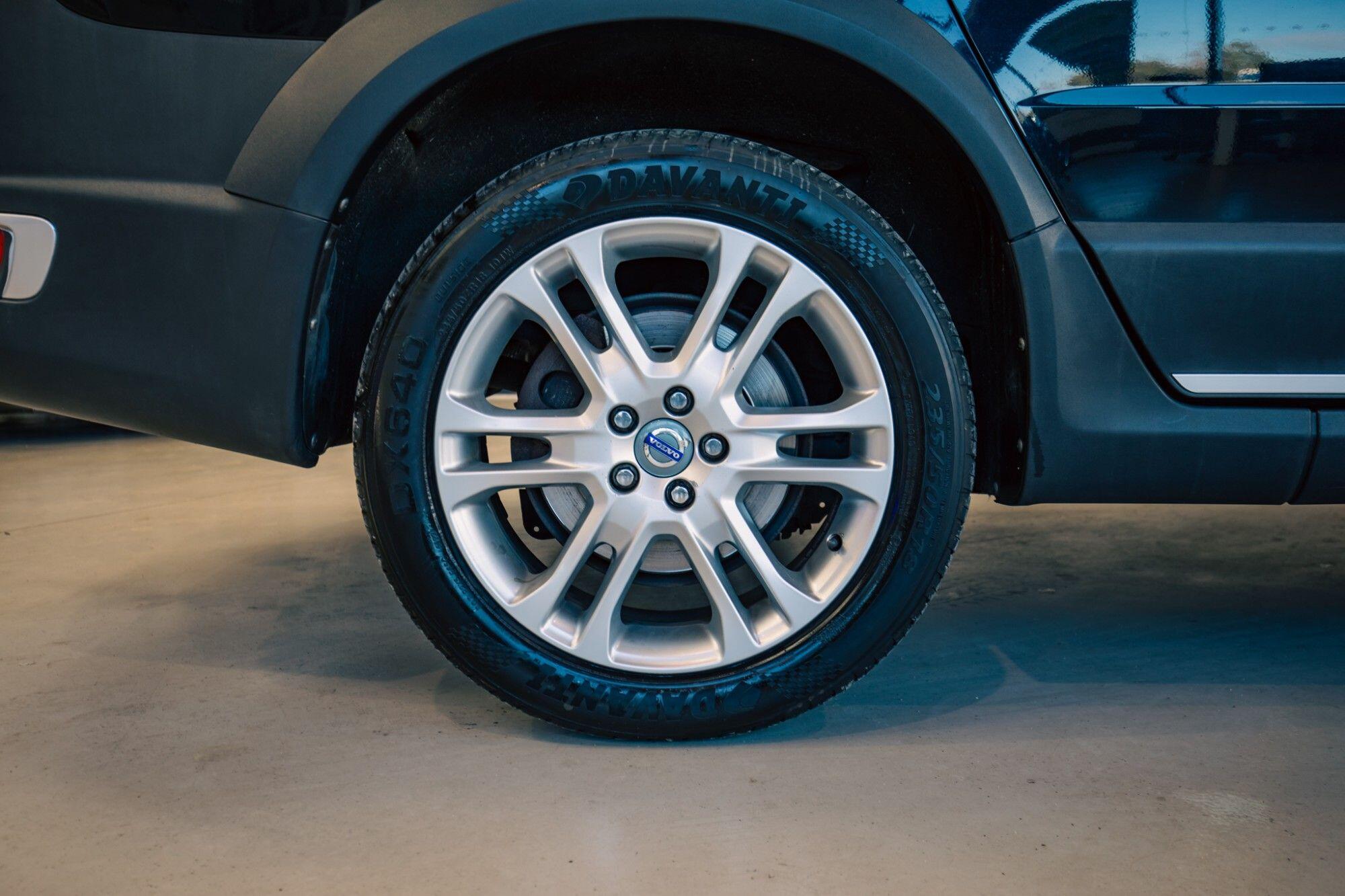 Volvo XC70 view 7