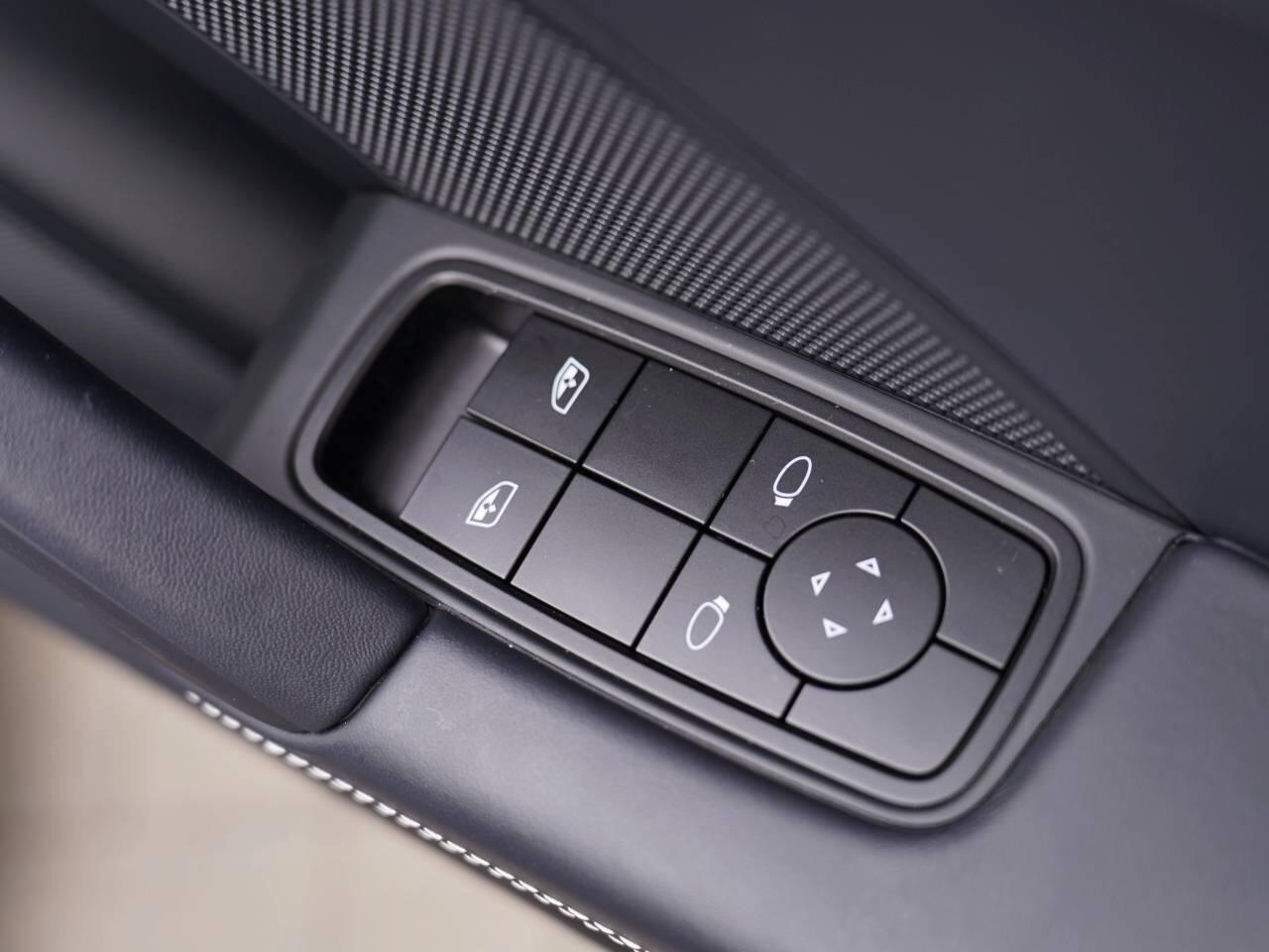 Porsche 911 view 48