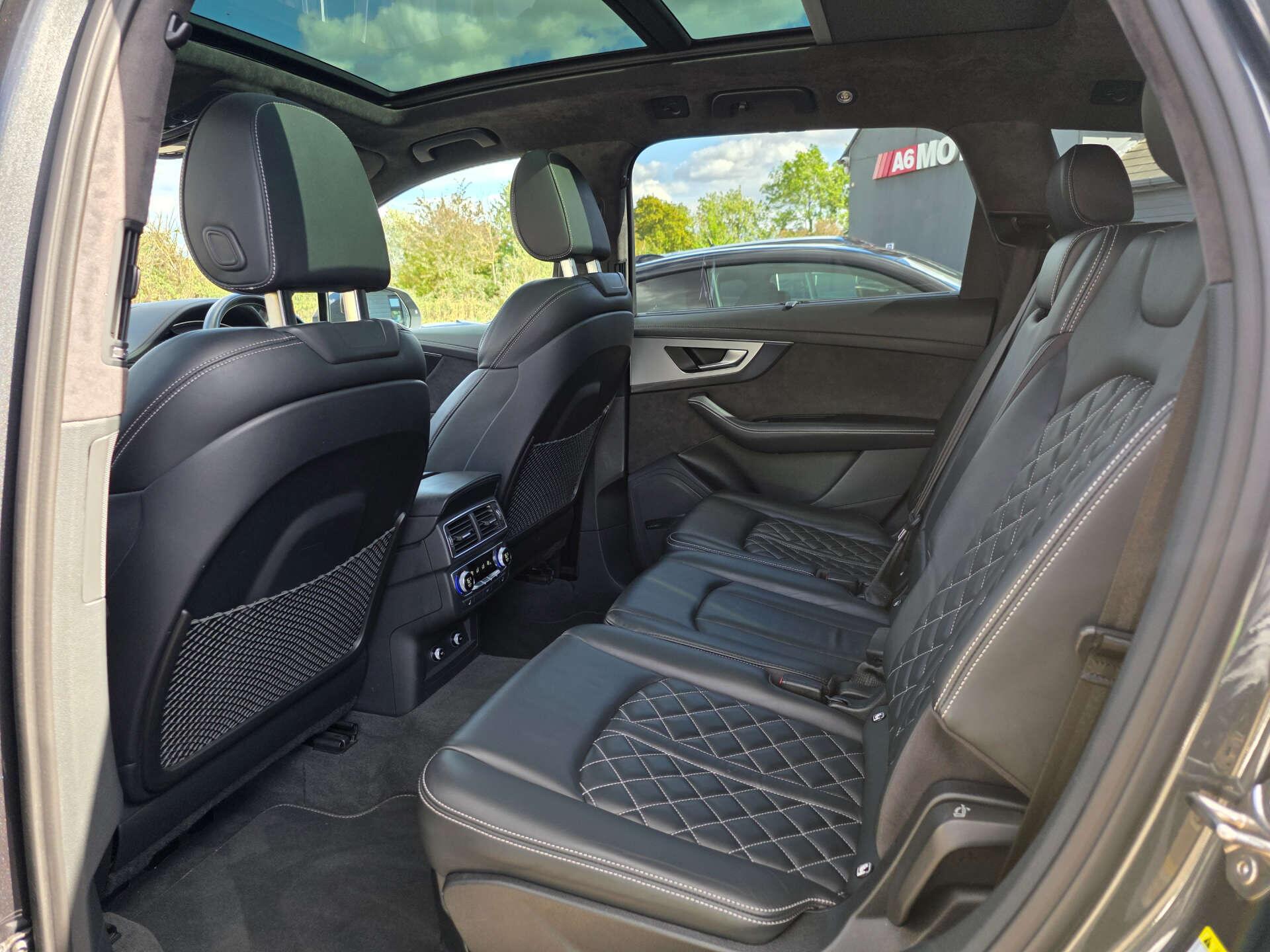 Audi SQ7 view 21