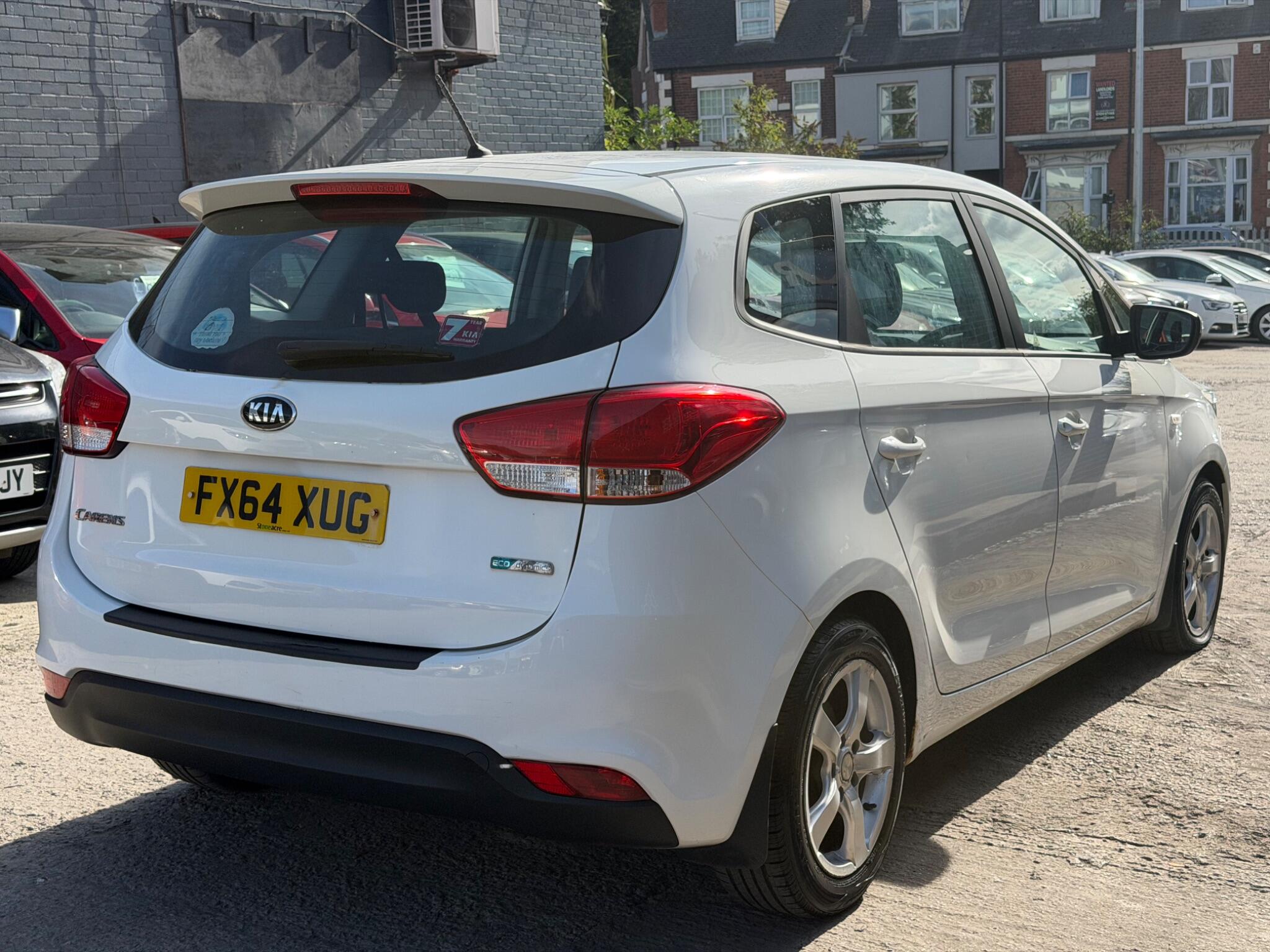 Kia Carens view 4