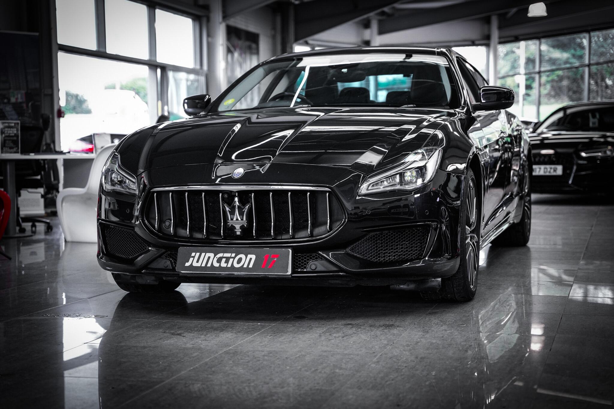 Maserati Quattroporte view 12