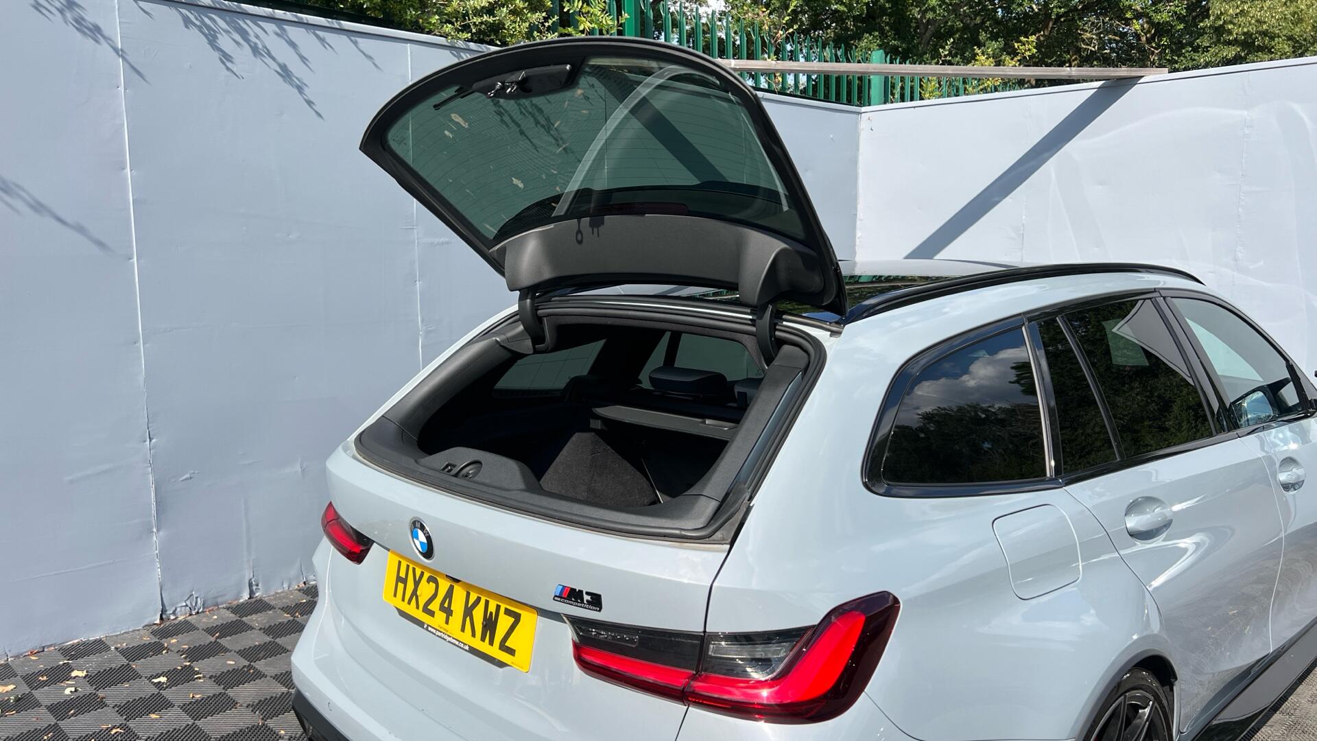 BMW M3 view 32