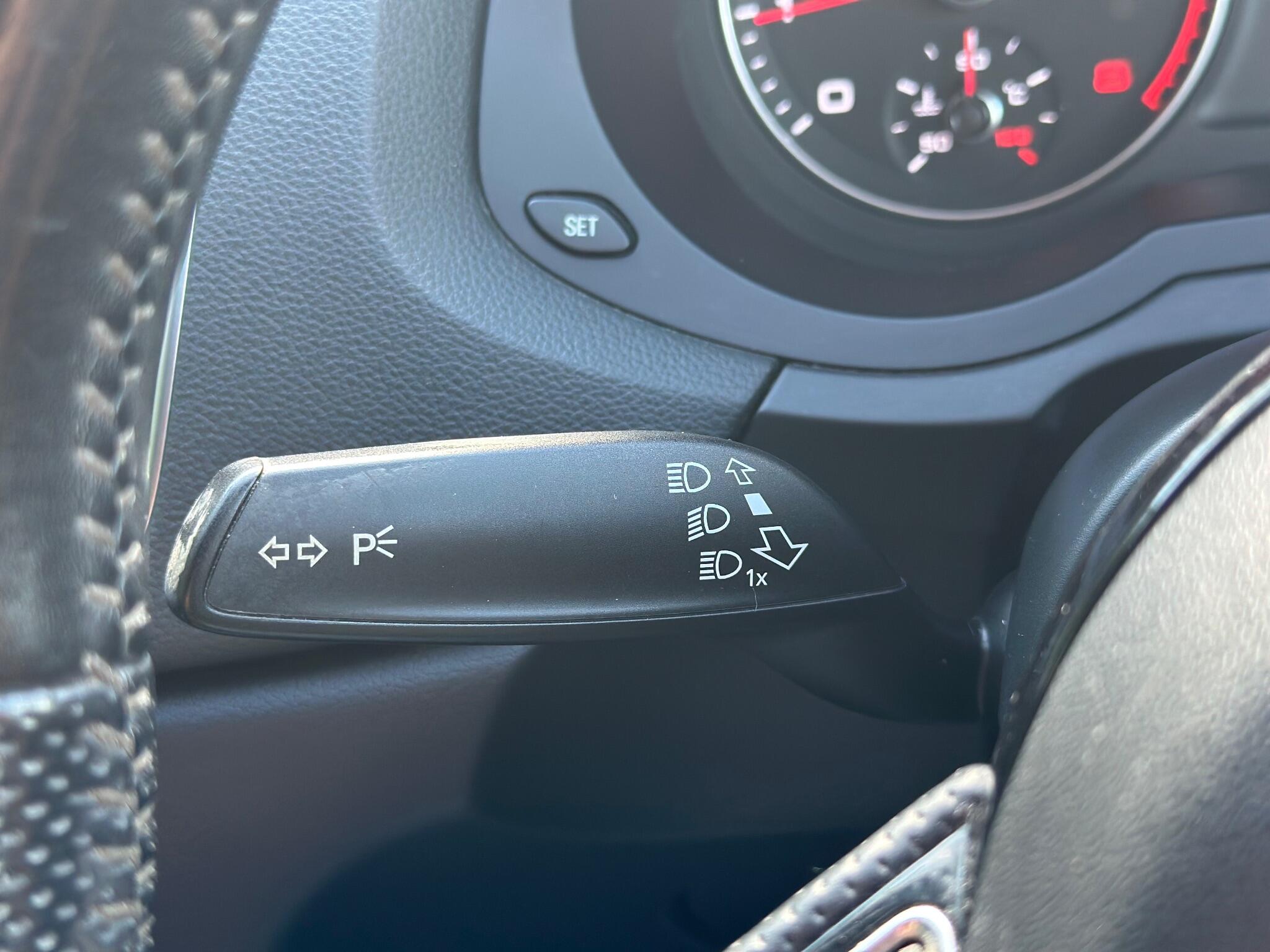 Audi Q3 view 27