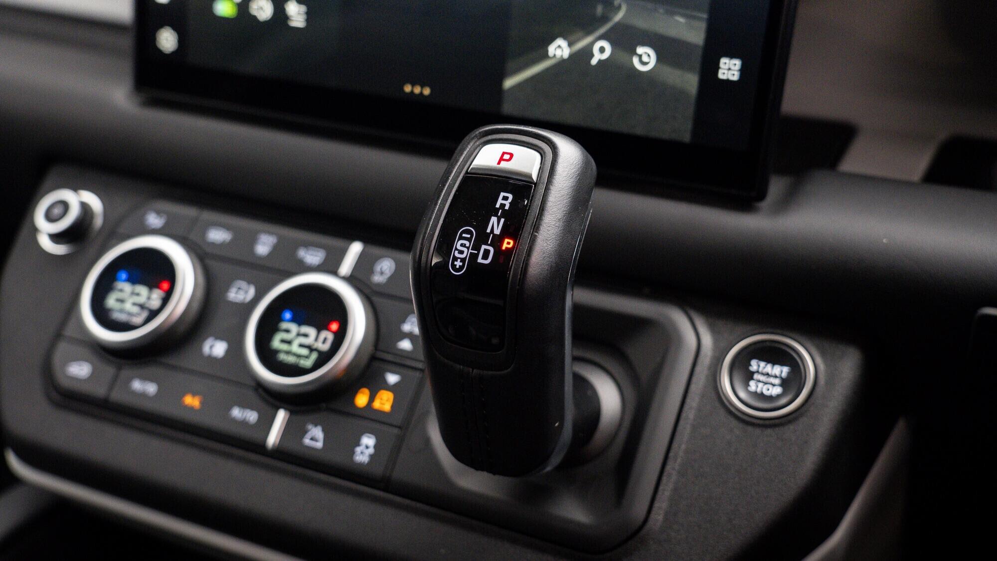 Land Rover Defender view 12