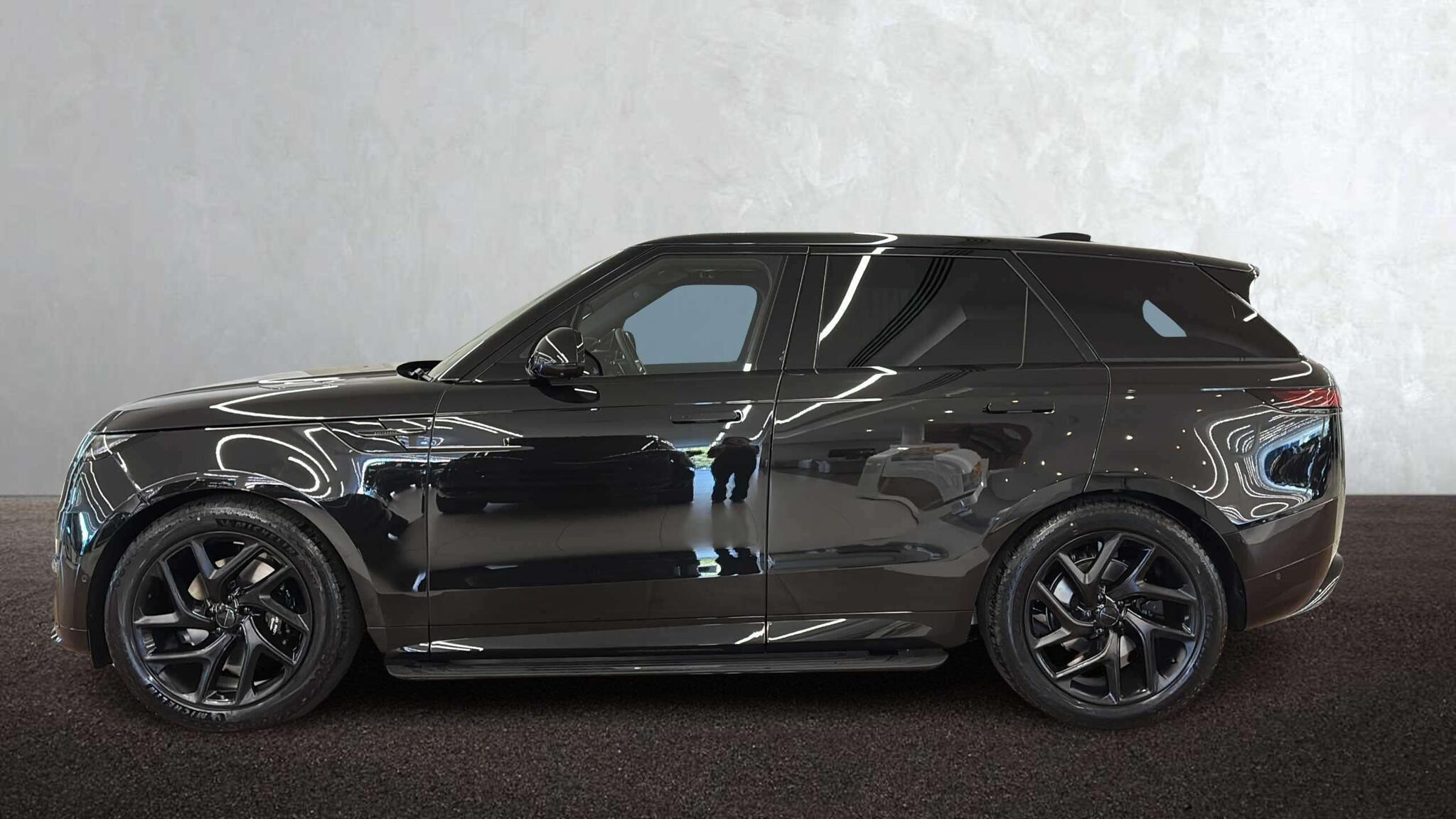 Land Rover Range Rover Sport view 23