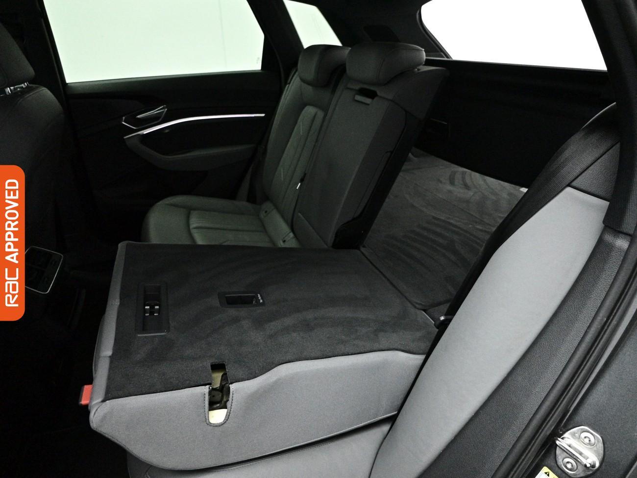 Audi E-Tron view 28