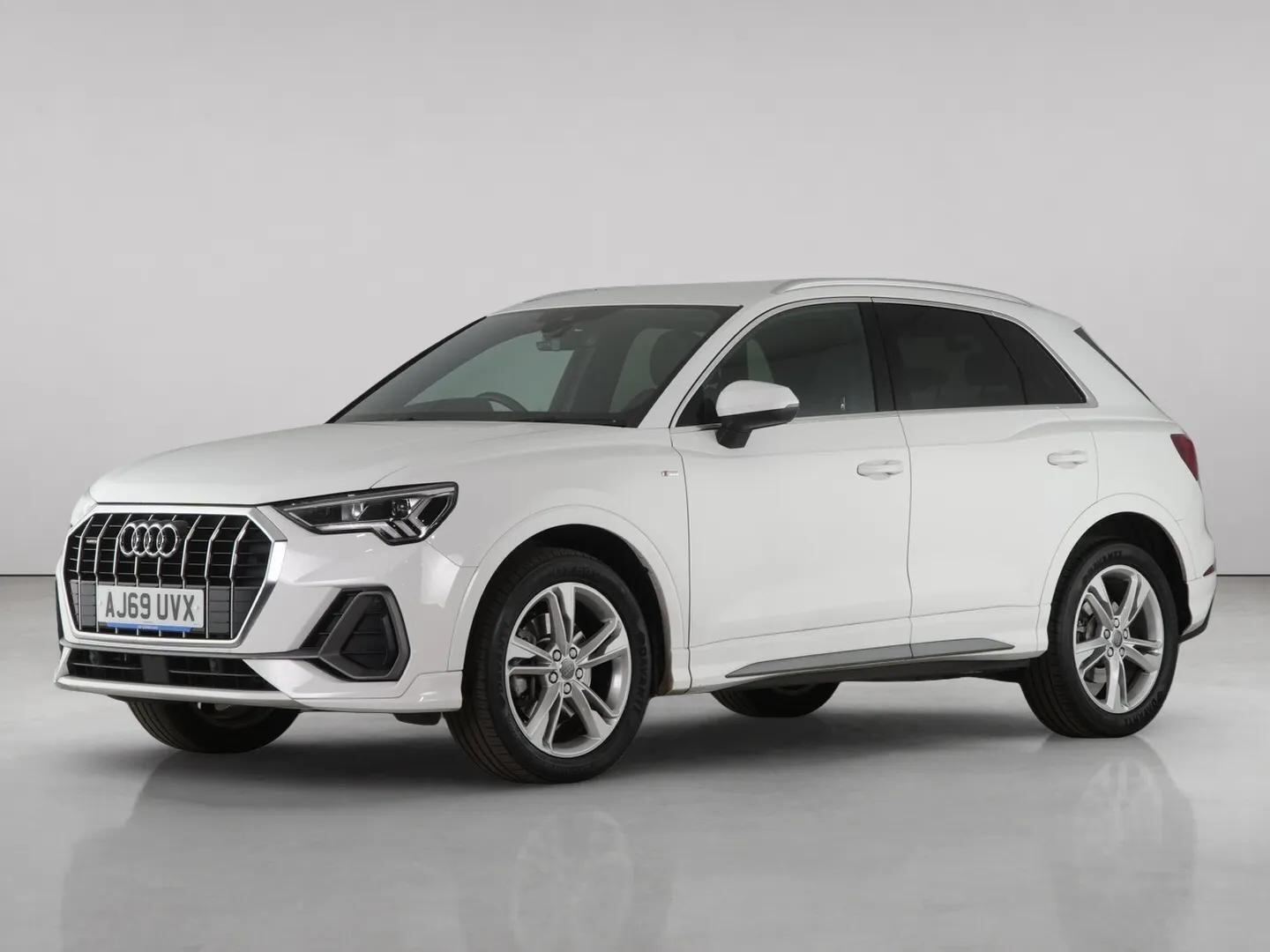 Audi Q3 view 2
