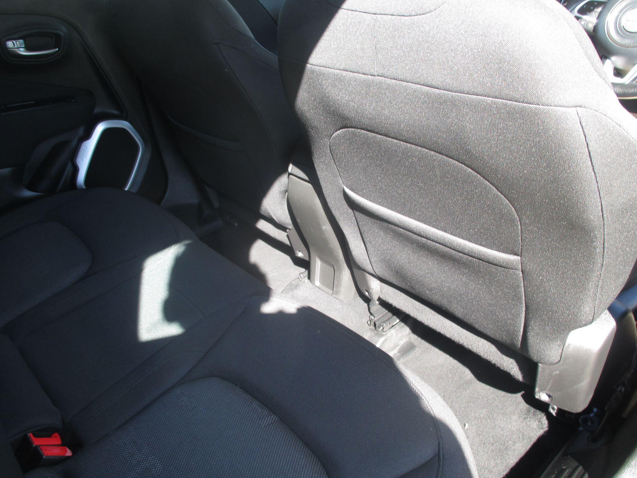 Jeep Renegade view 27