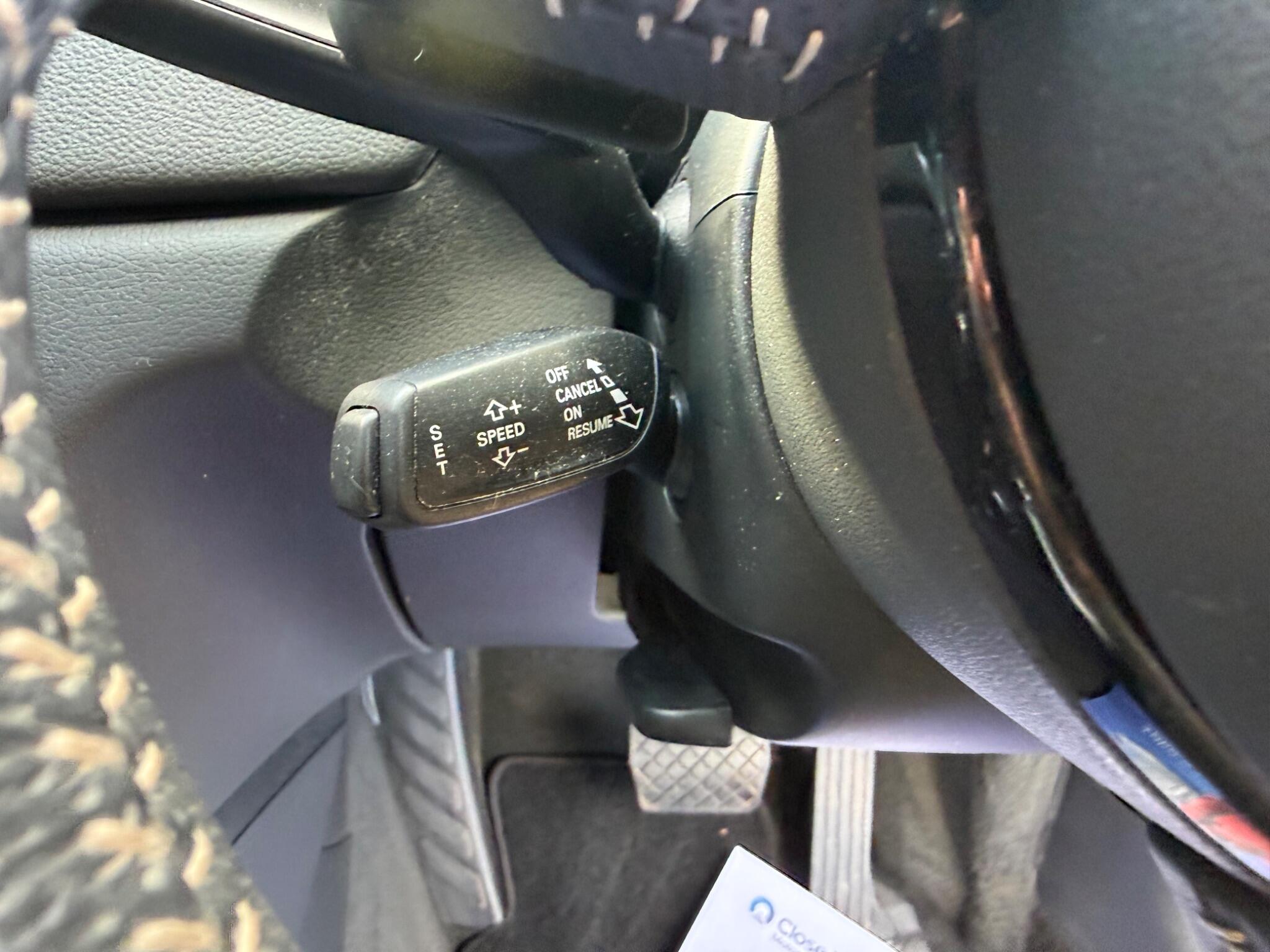 Audi Q3 view 25