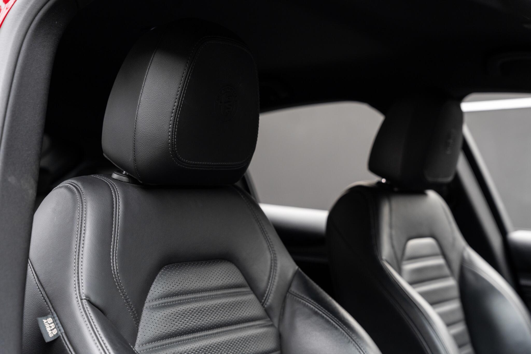 Alfa Romeo Stelvio view 18