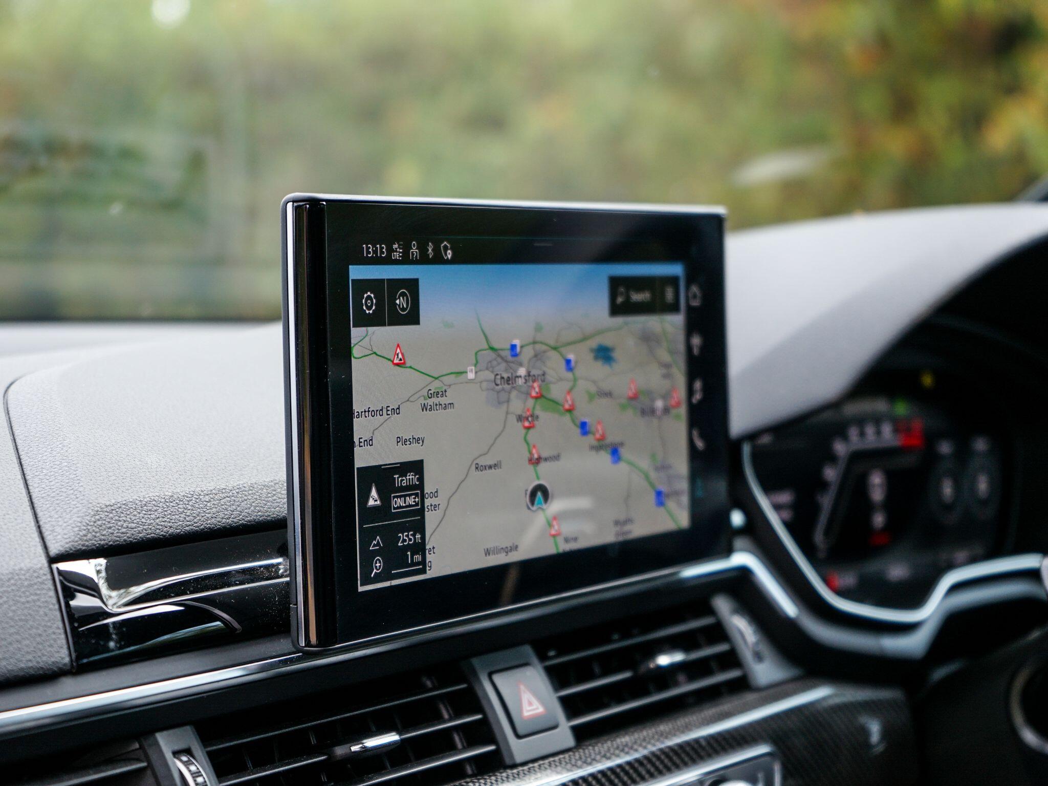 Audi RS4 Avant view 21