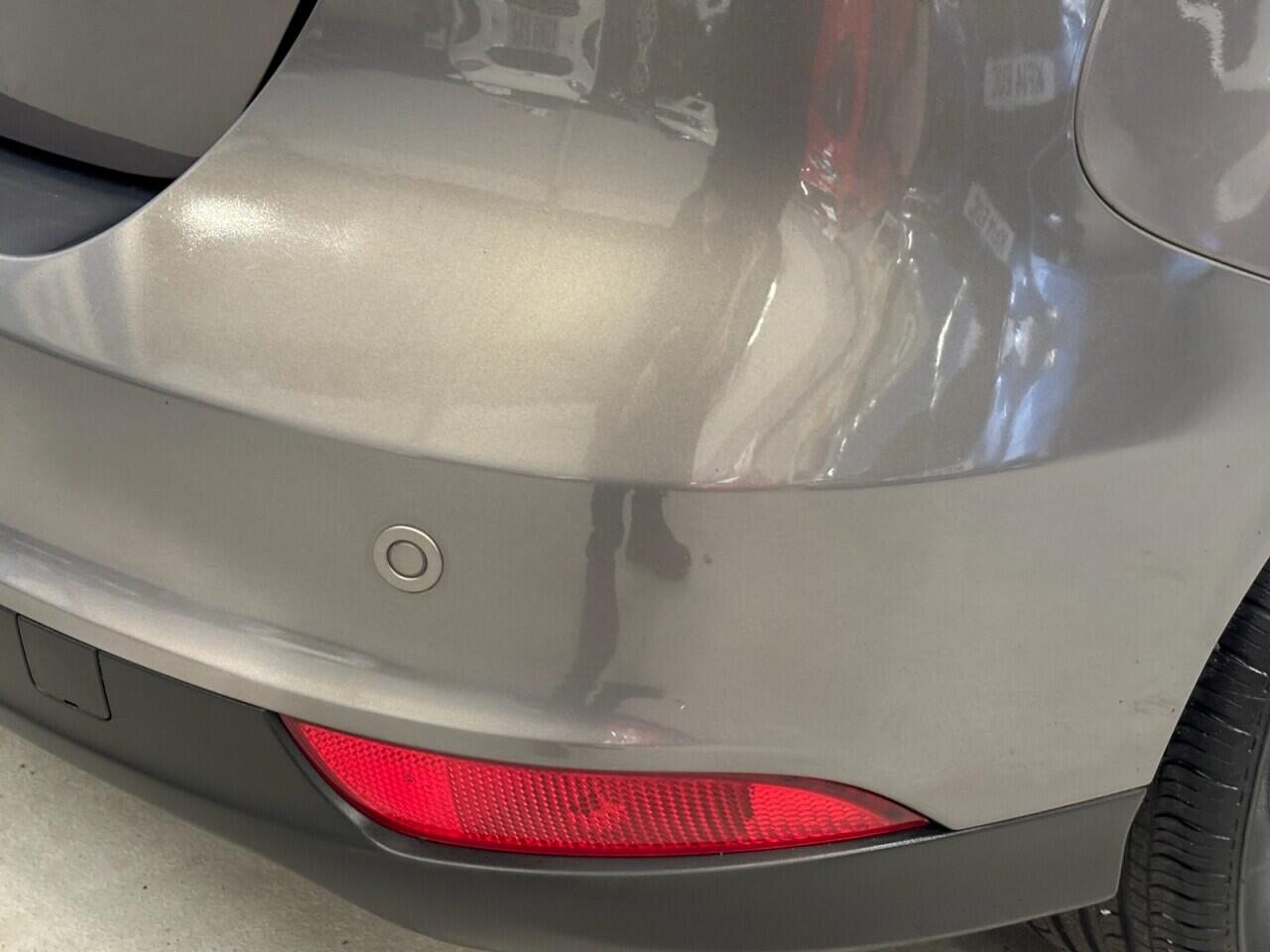 Ford Focus view 49