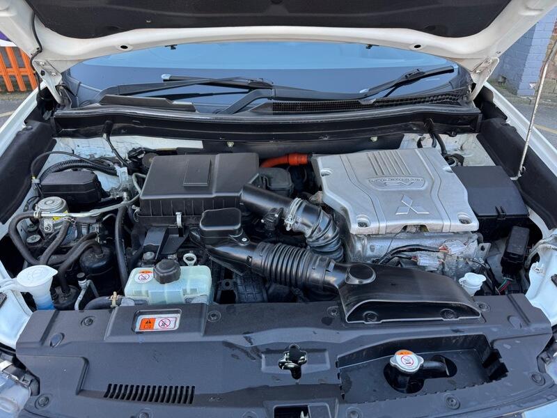 Mitsubishi Outlander view 29