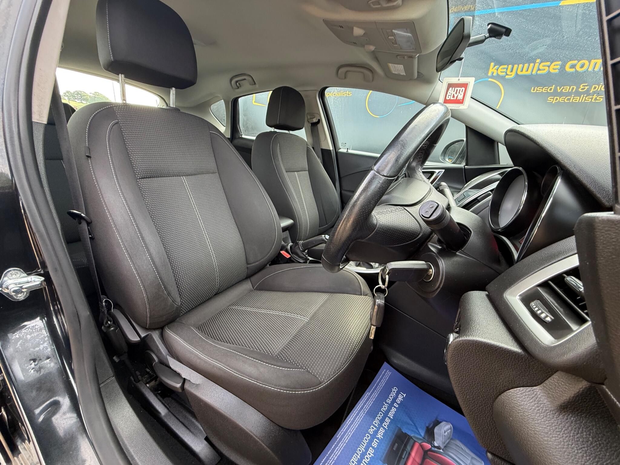 Vauxhall Astra view 18