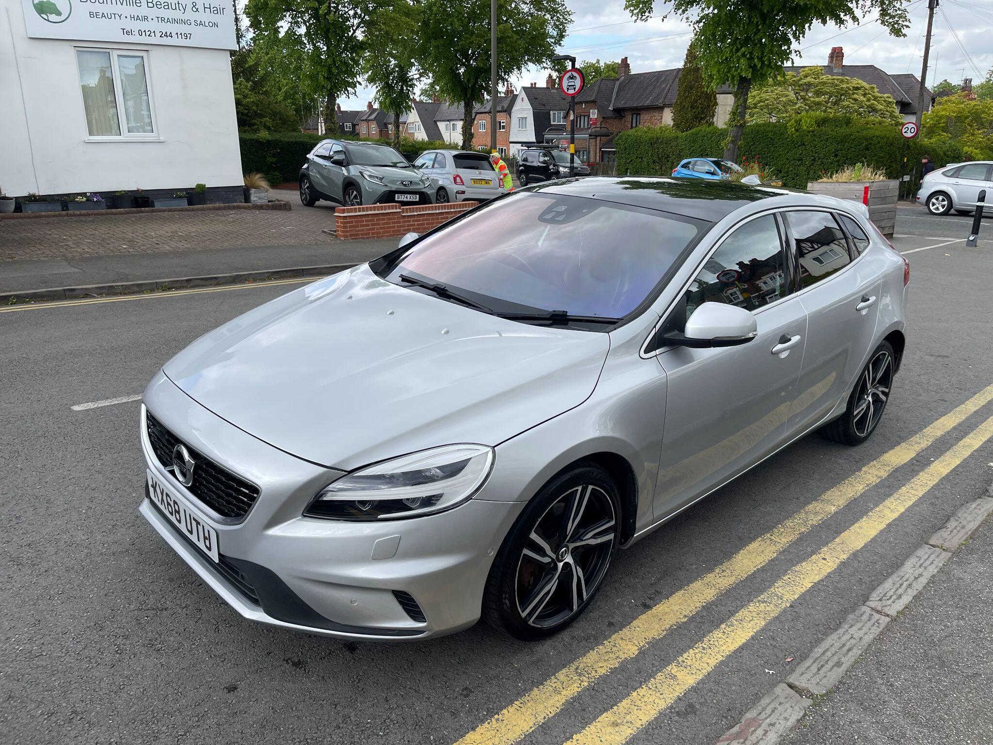 Volvo V40 view 19