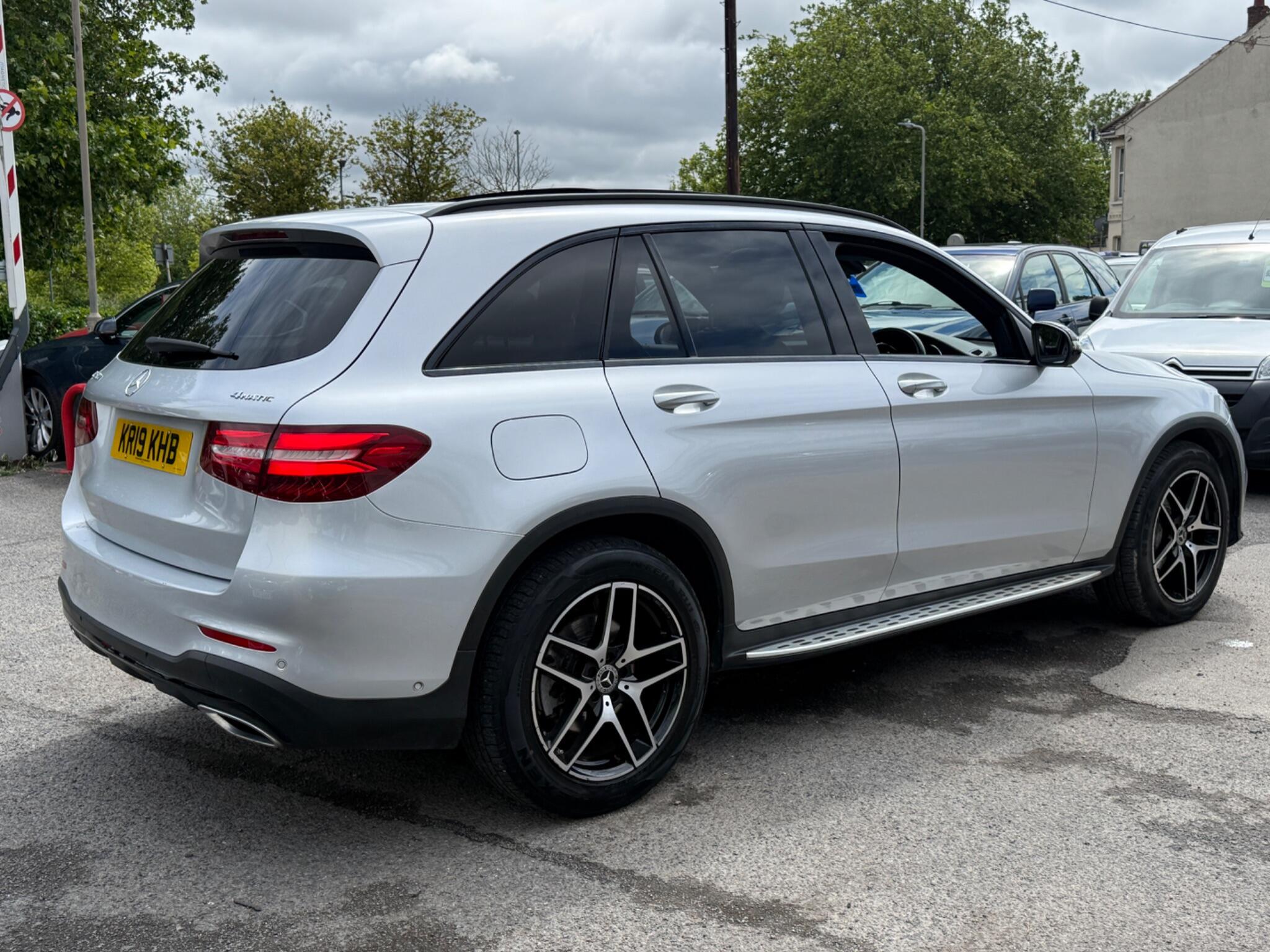 Mercedes-Benz GLC - Image 20