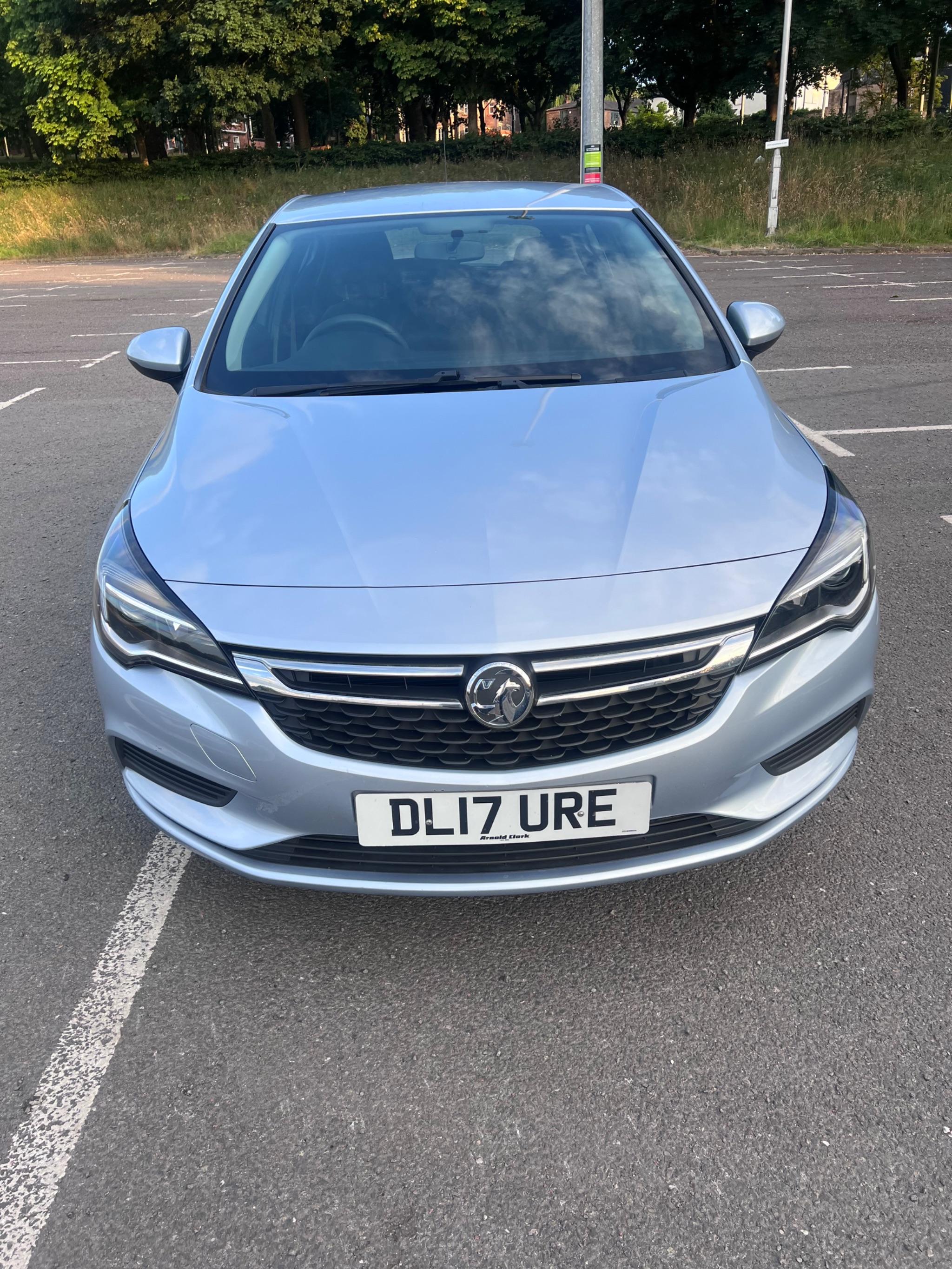 2017 Vauxhall Astra 1.4i Design Euro 6 5dr • 48,900 miles image 2