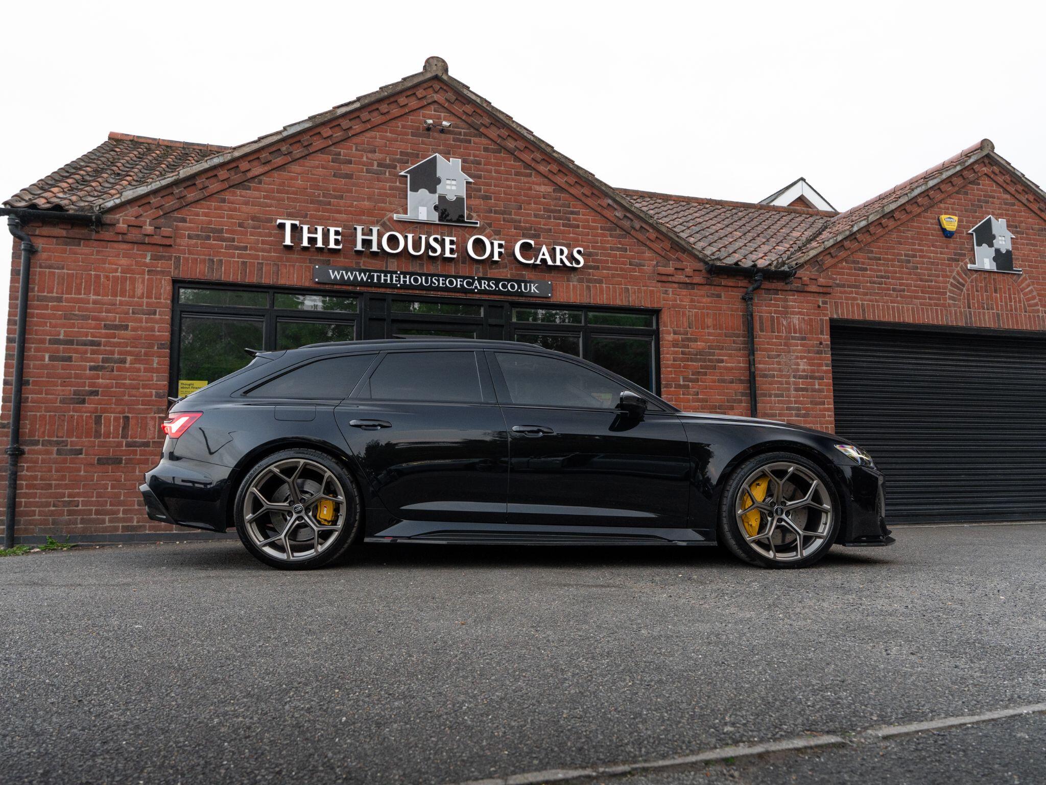 Audi RS6 Avant view 17