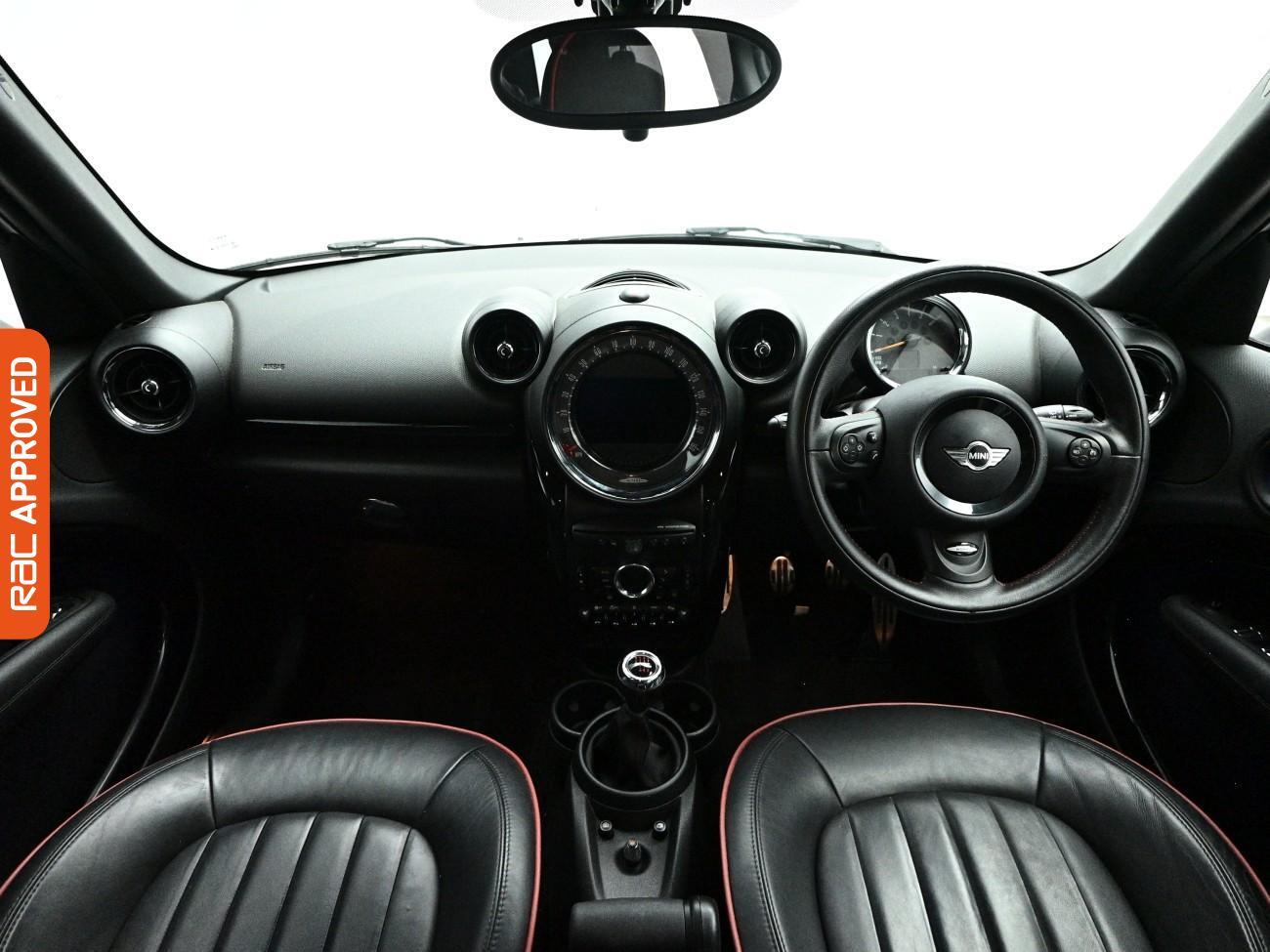 Mini Countryman view 2