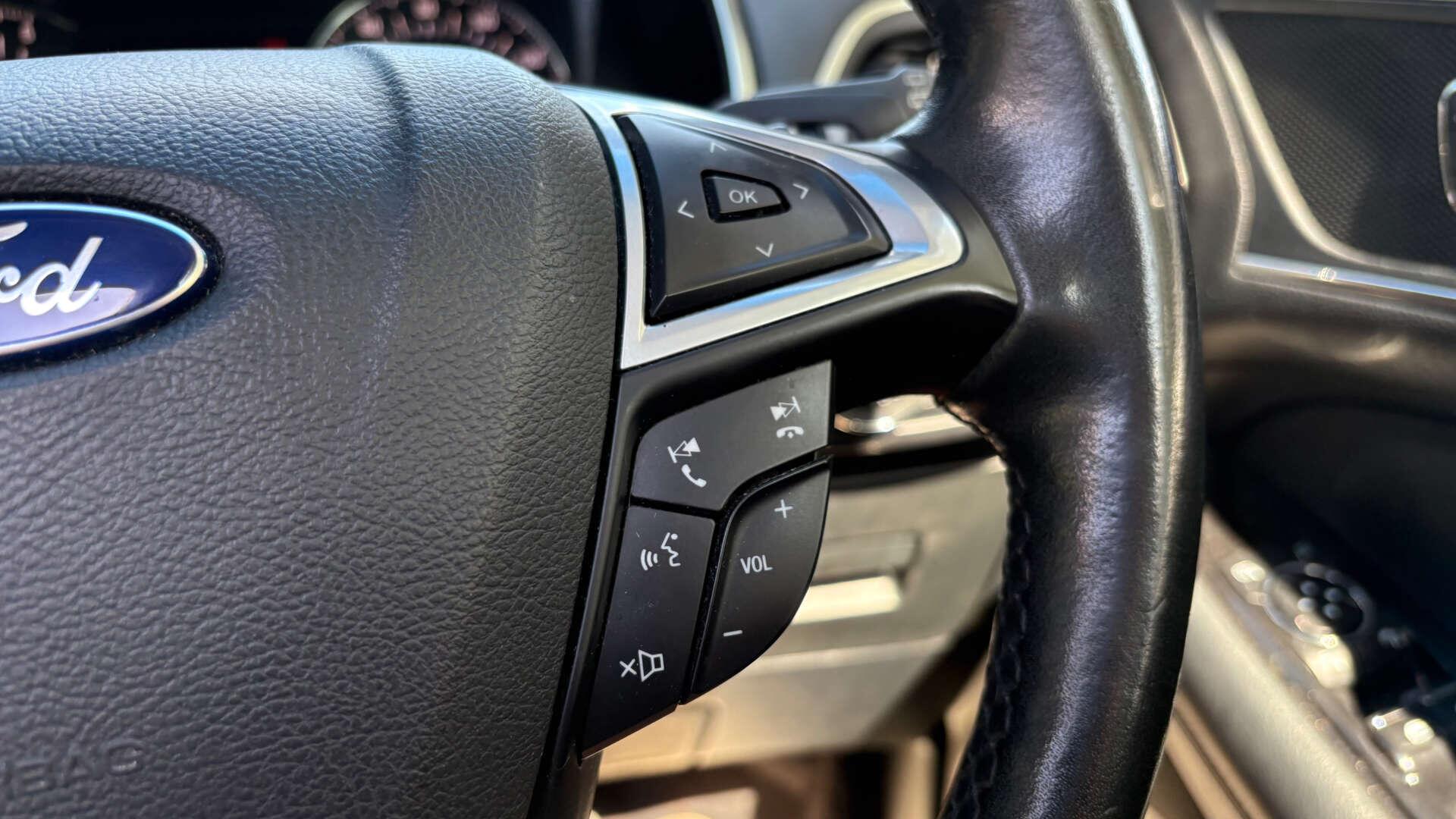 Ford Edge view 17