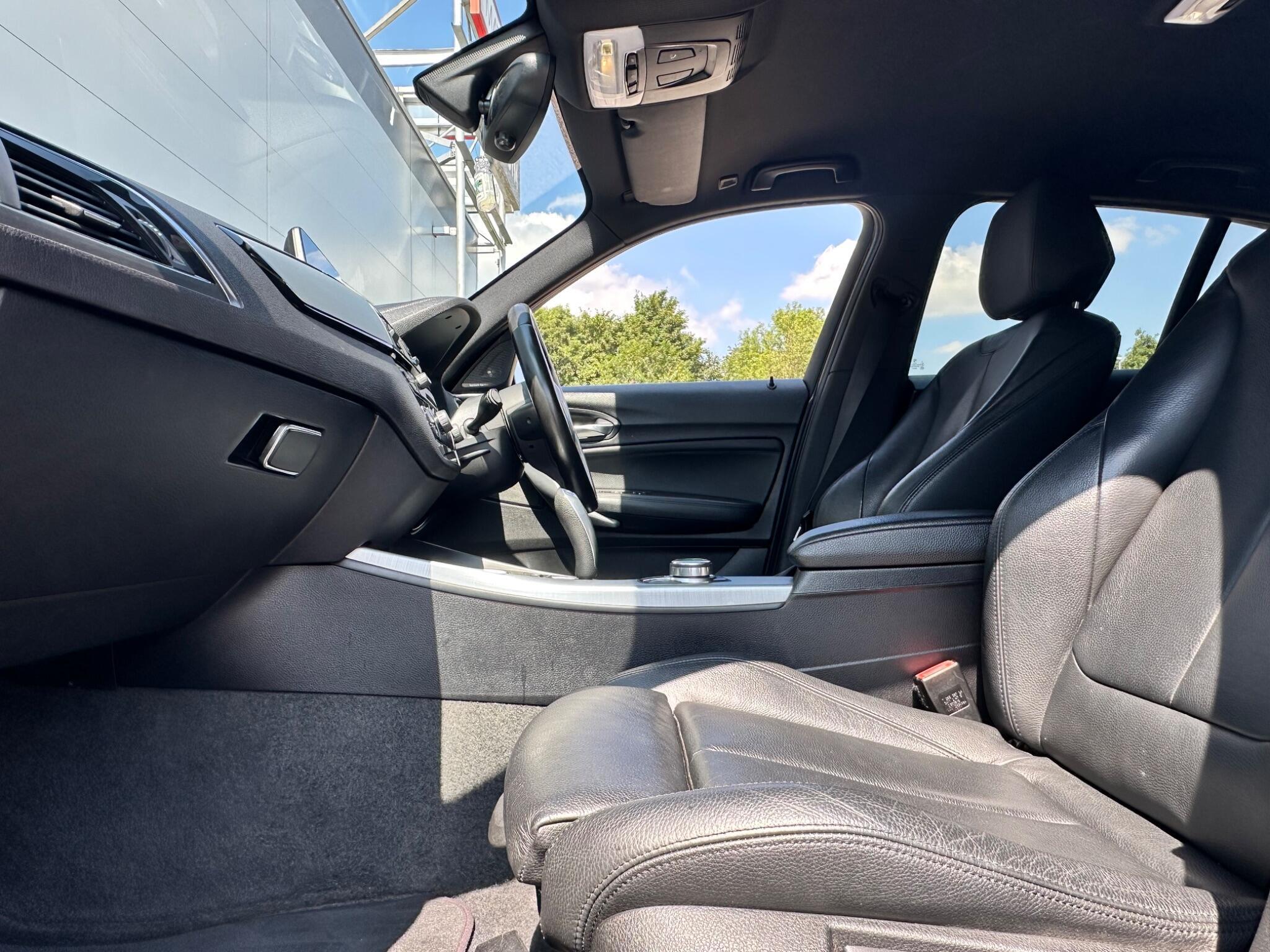 BMW 1 Series view 34