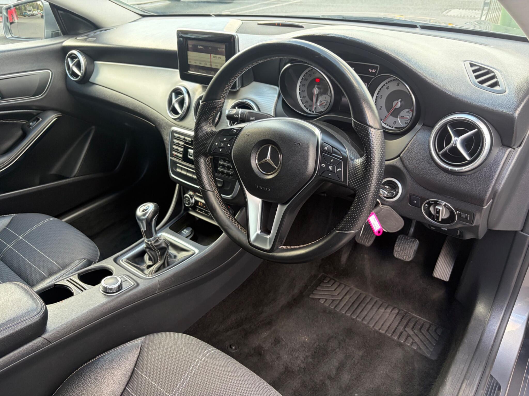 Mercedes-Benz Cla view 32