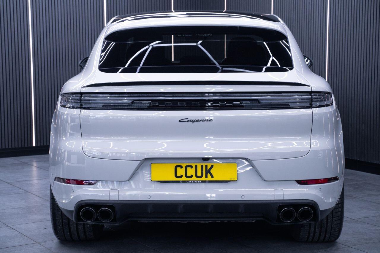 Porsche Cayenne view 11