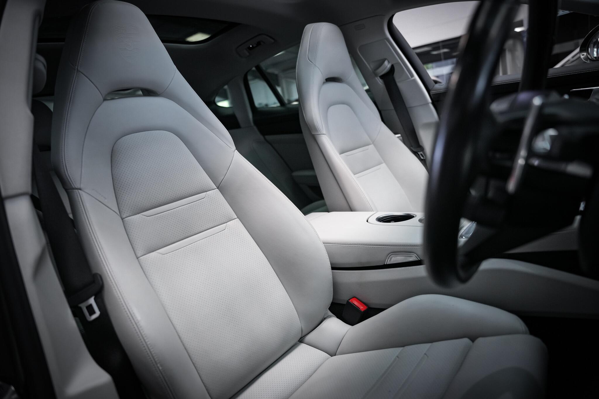 Porsche Panamera view 18