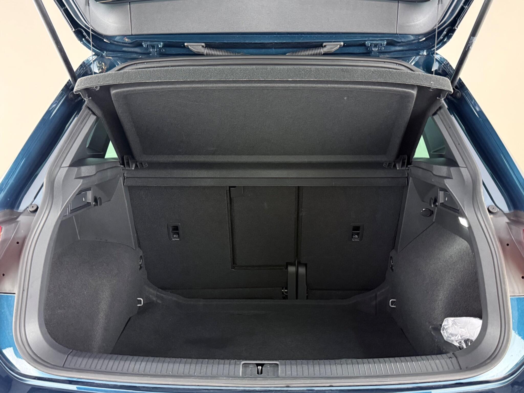 Volkswagen Tiguan view 10