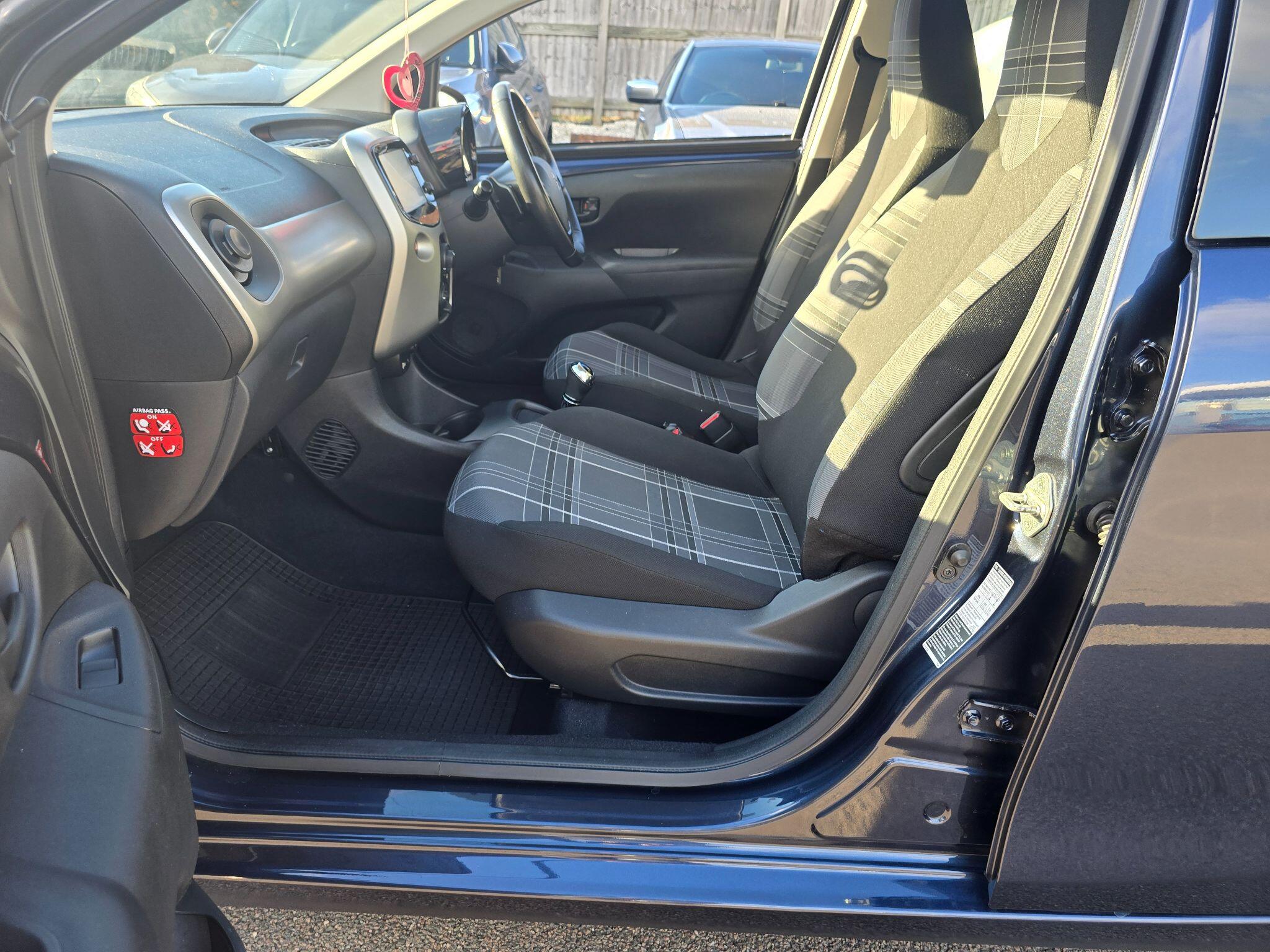 Peugeot 108 view 38