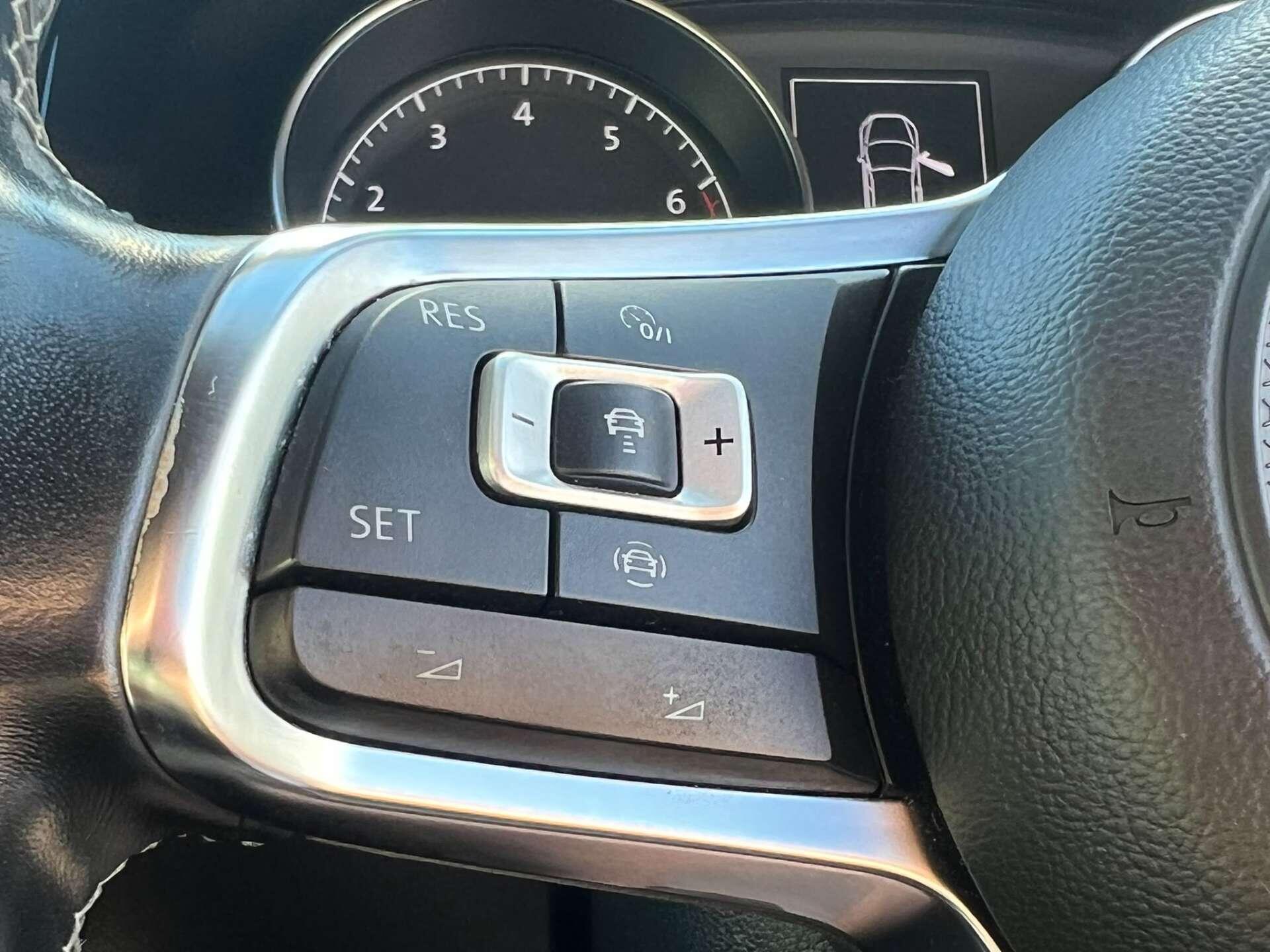 Volkswagen Golf view 33