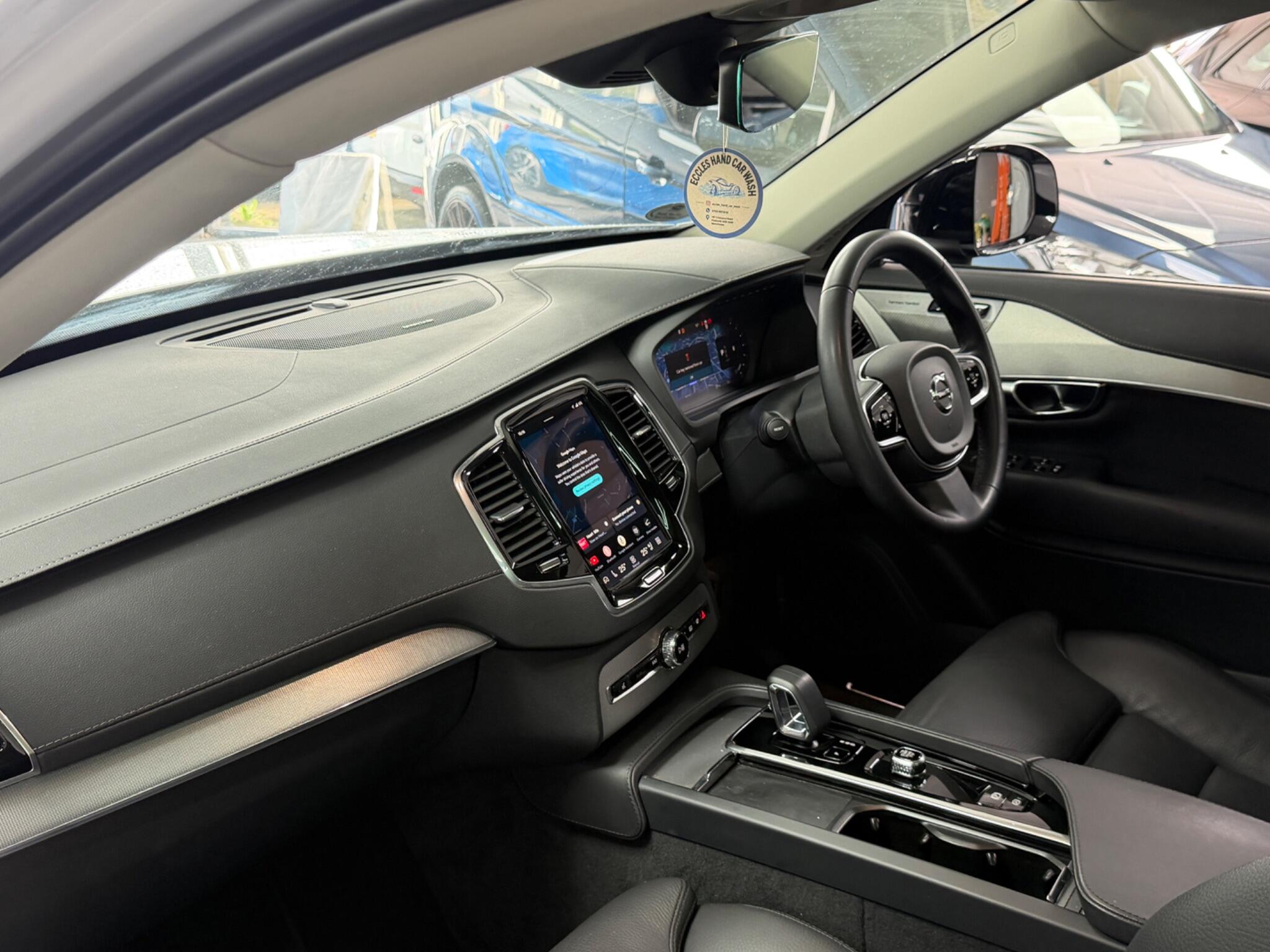 Volvo XC90 view 17