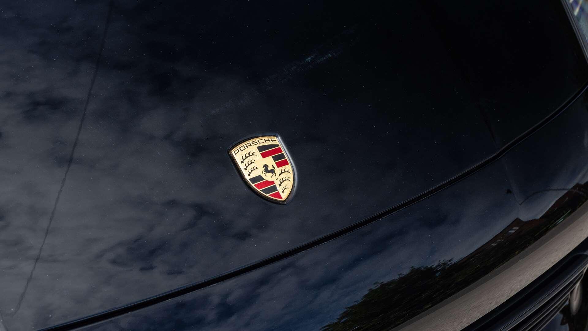 Porsche Cayenne view 36