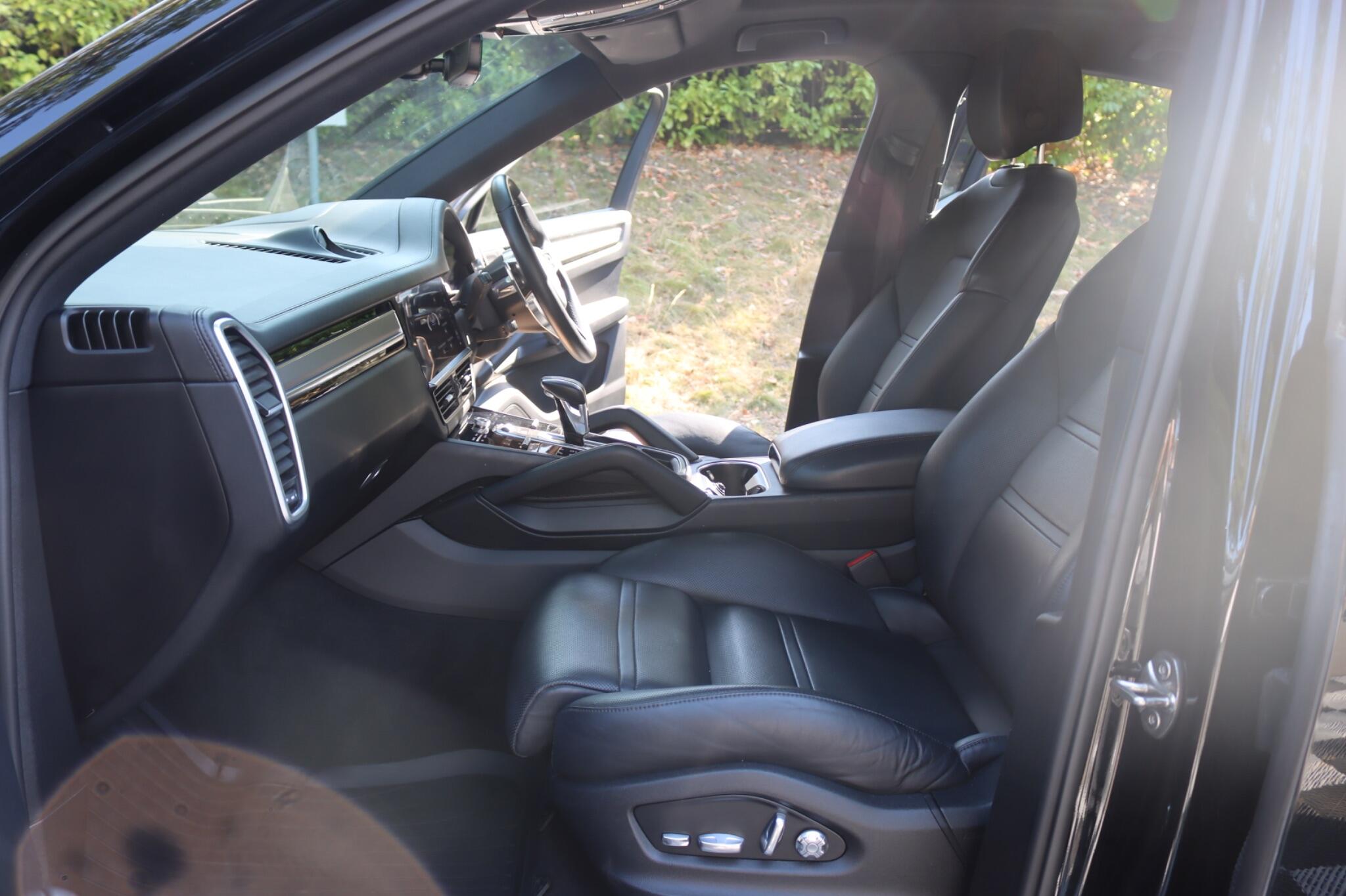 Porsche Cayenne view 3