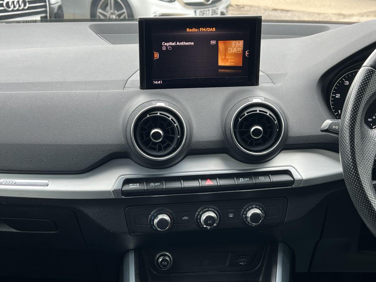 Audi Q2 view 36