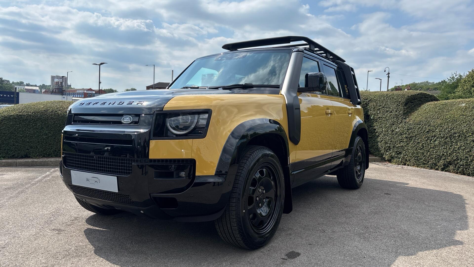 Land Rover Defender view 65