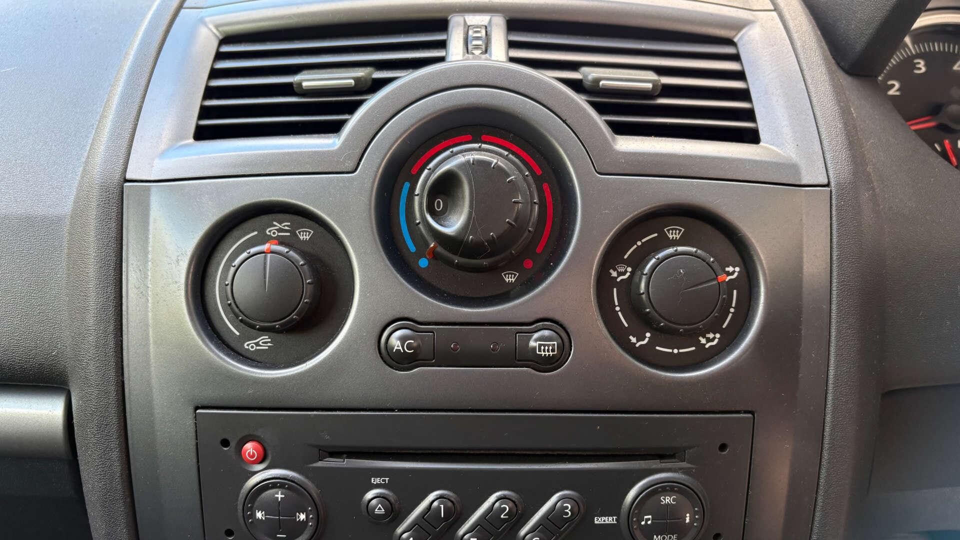 Renault Megane view 24