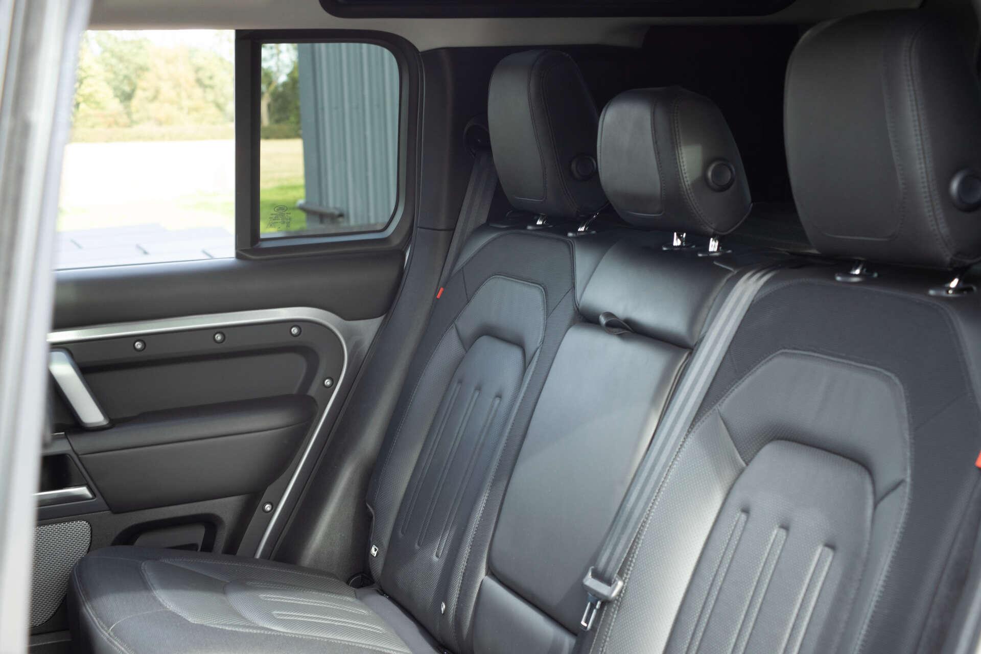 Land Rover Defender view 51