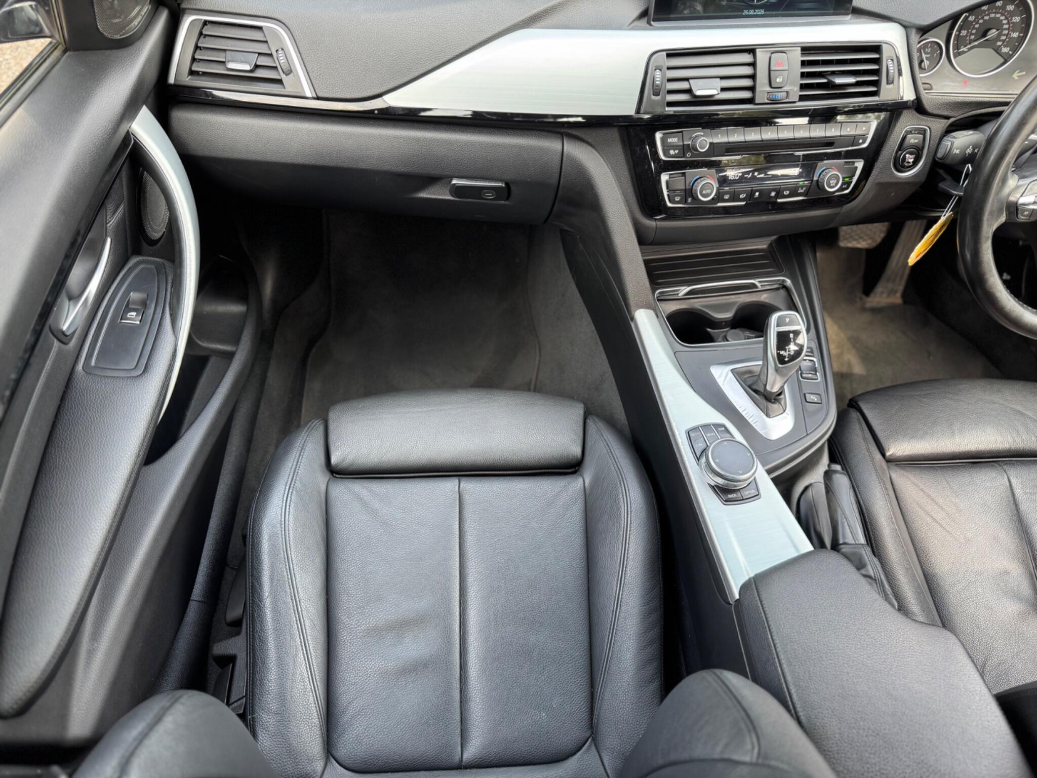 BMW 3 Series view 16