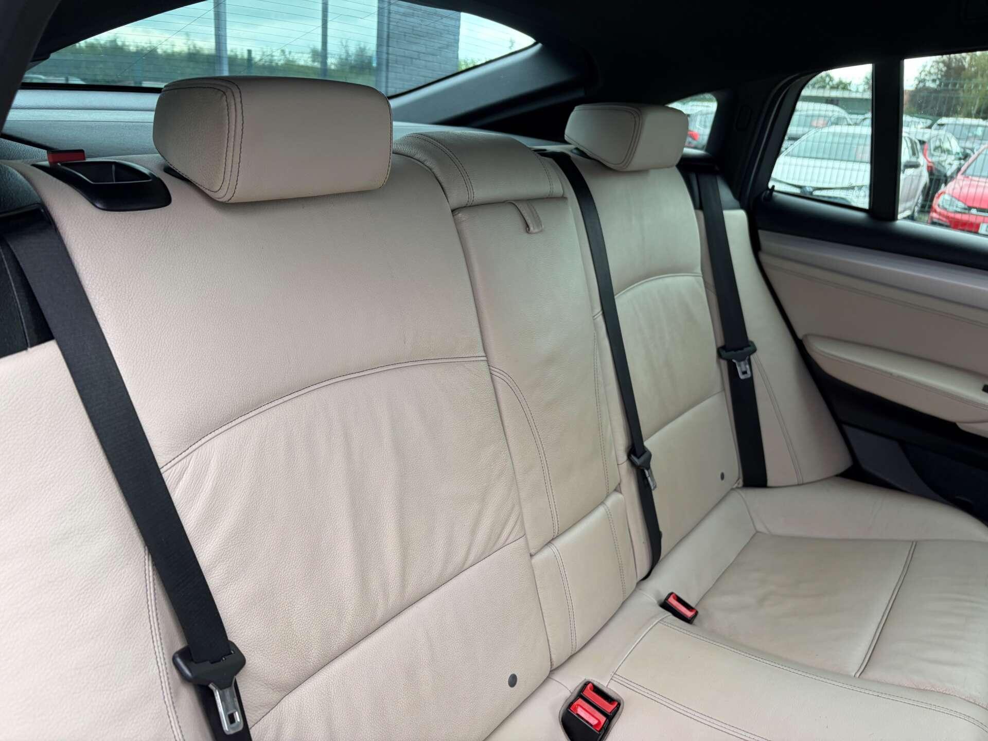 BMW X4 view 30