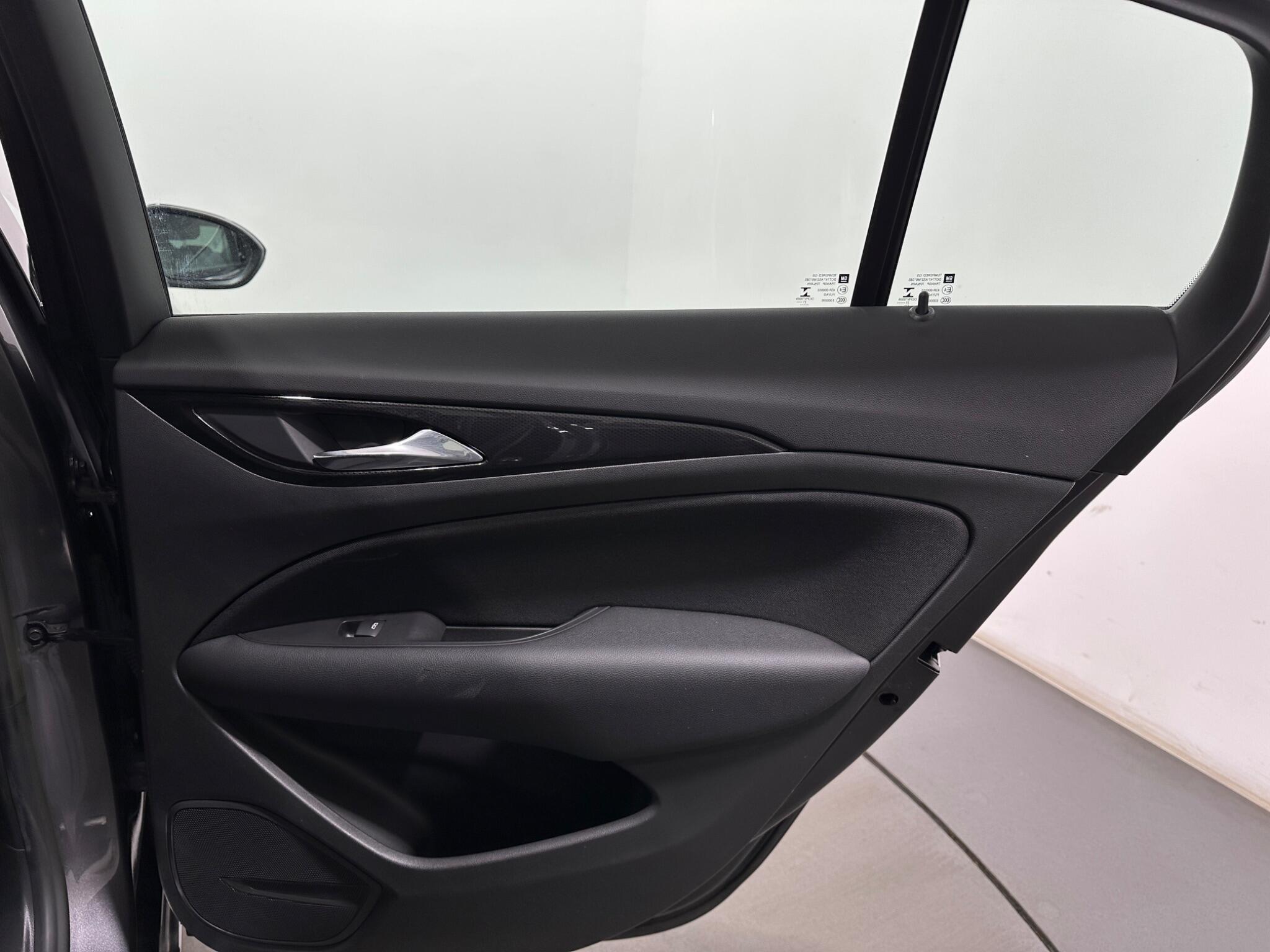Vauxhall Insignia view 42