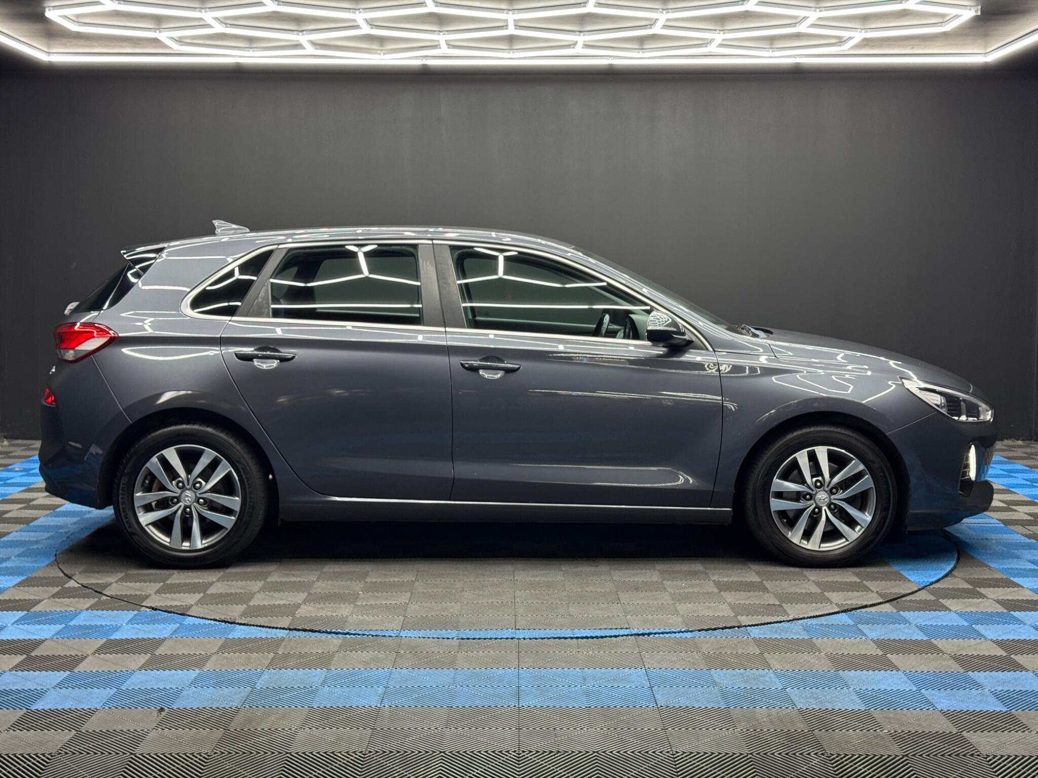 Hyundai i30 view 4