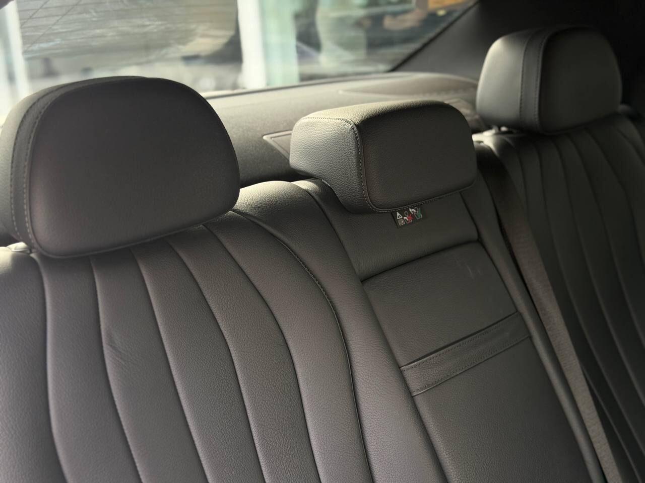 Mercedes-Benz E-Class view 19
