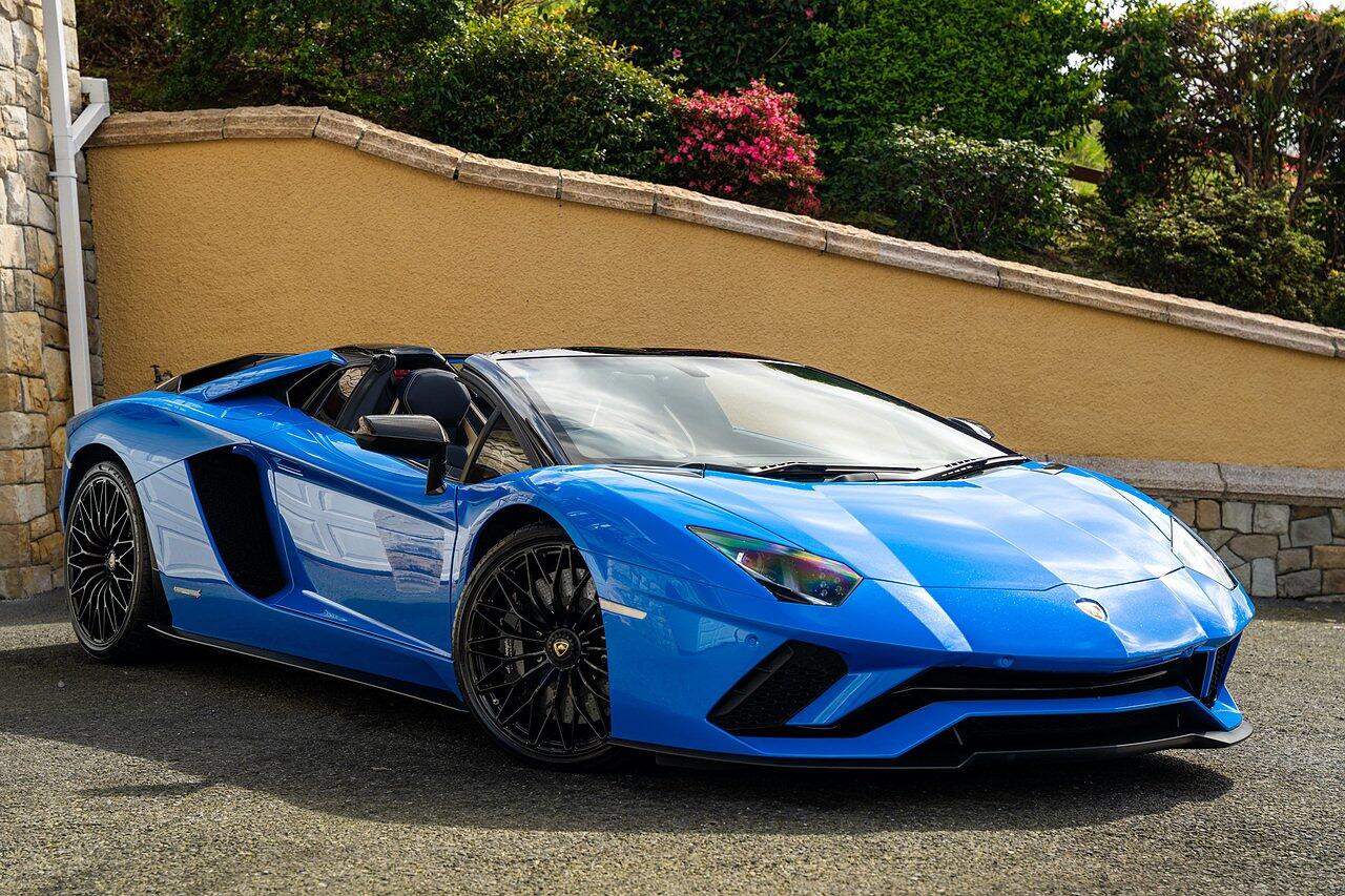 Lamborghini Aventador view 31