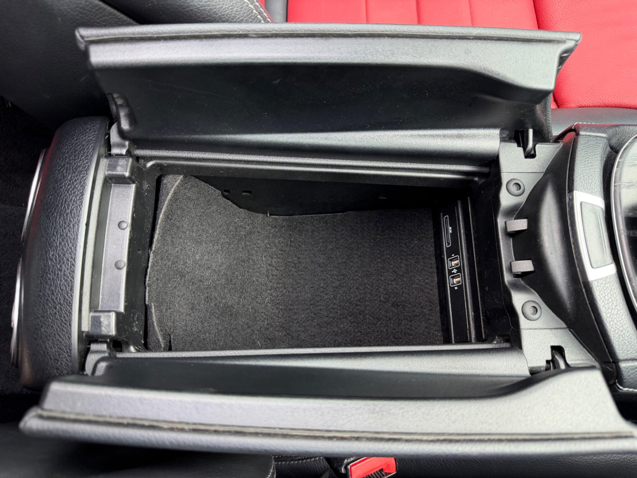 Mercedes-Benz E-Class view 48