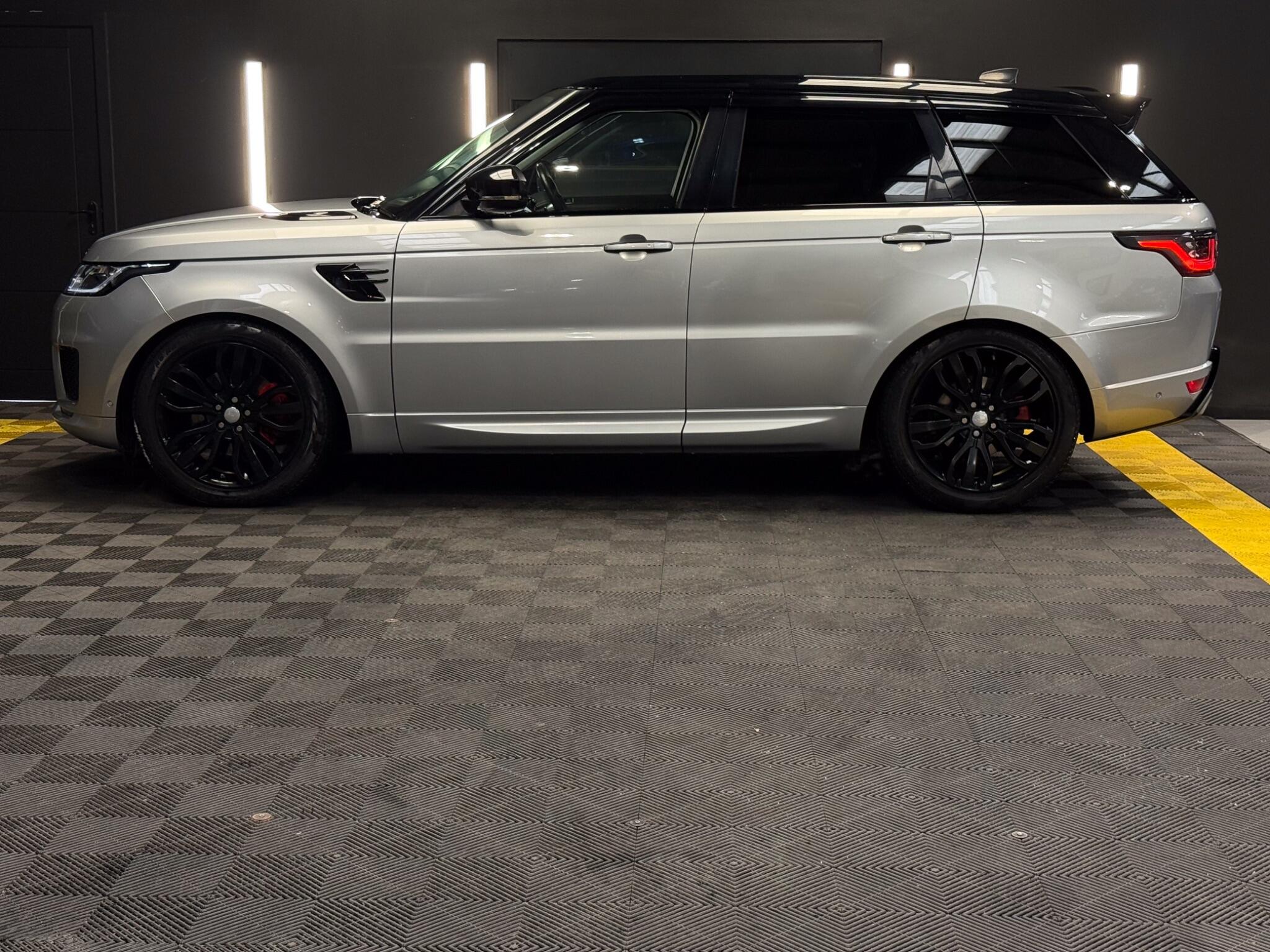 Land Rover Range Rover Sport view 3