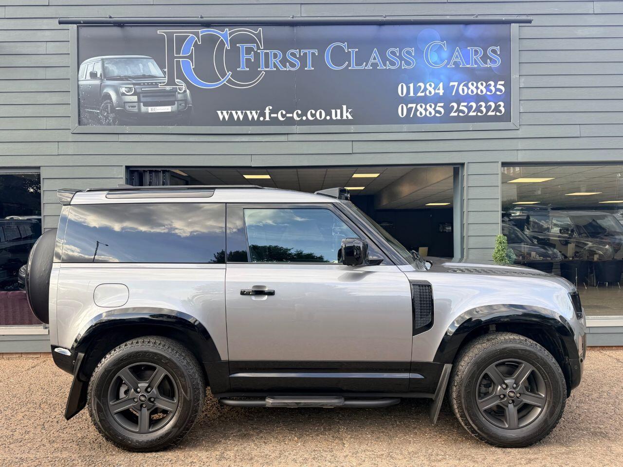 Land Rover Defender view 5