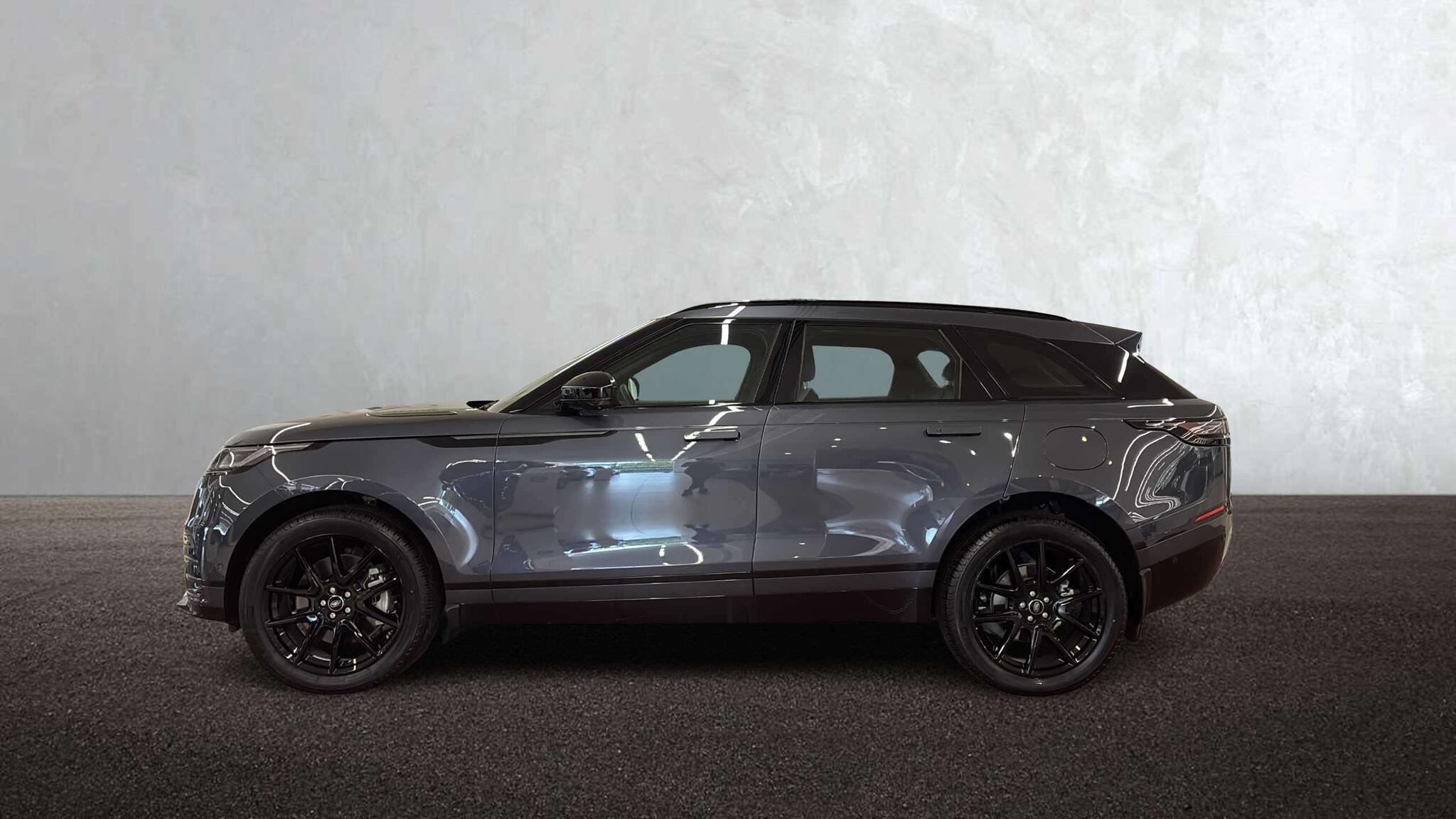 Land Rover Range Rover Velar view 23